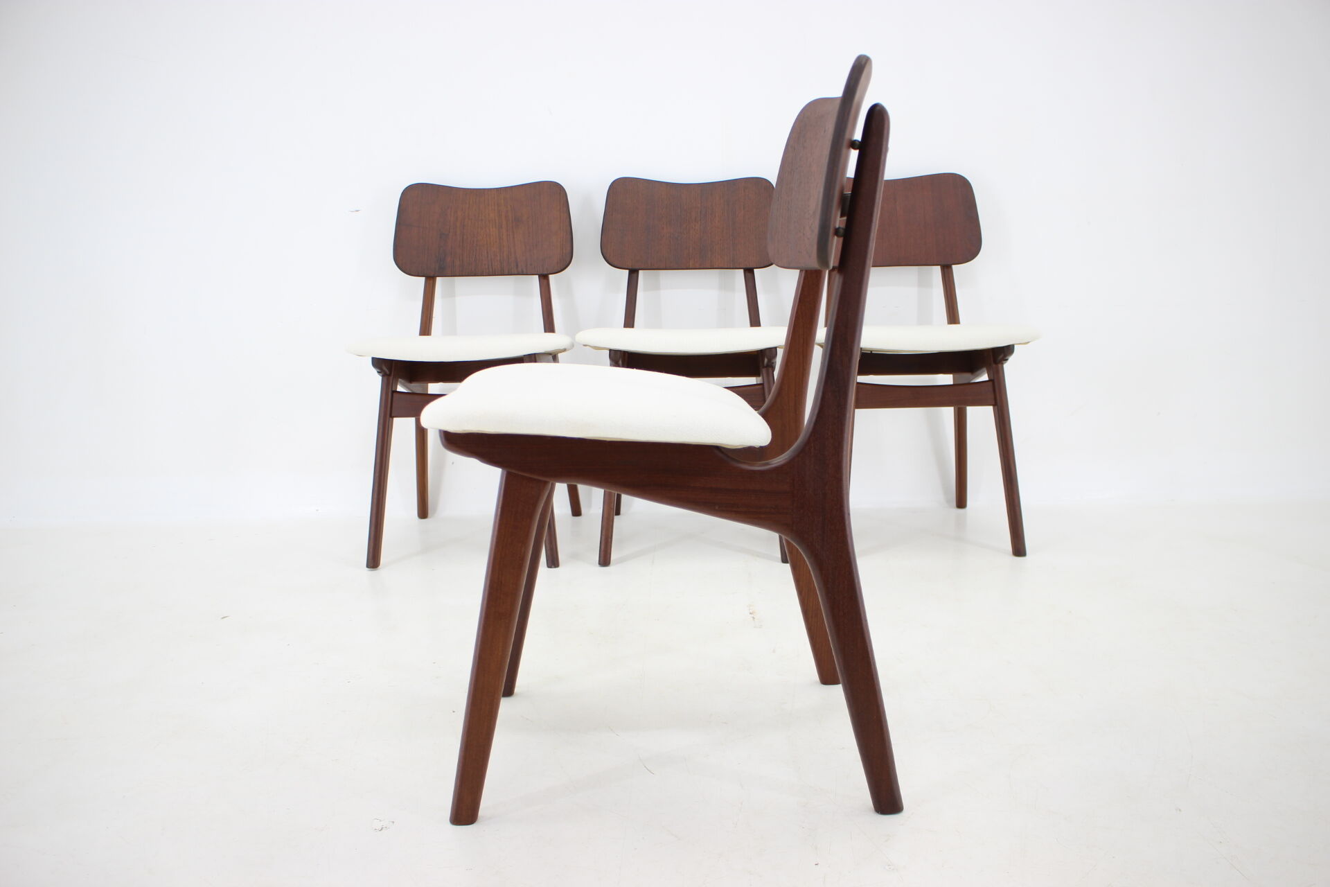 1960s Ib Kofod-Larsen Set Of 4 teak Dining Chairs Model 74 Denmark