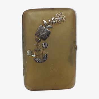 Boîte de vanité en corne incrustée de nacre et de métal argenté circa 1900-1910
