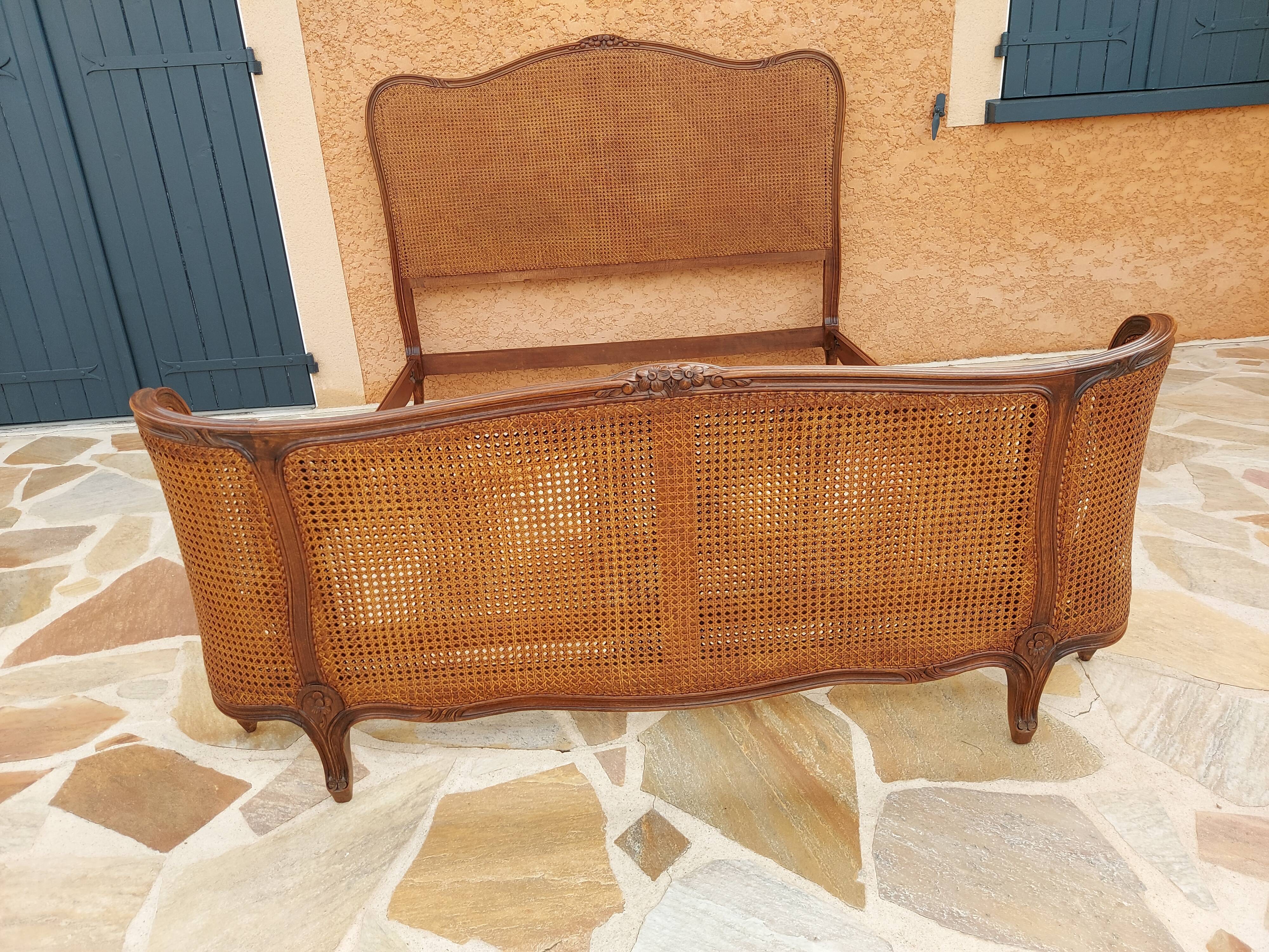 Lit corbeille cannage style Louis XV début XXeme