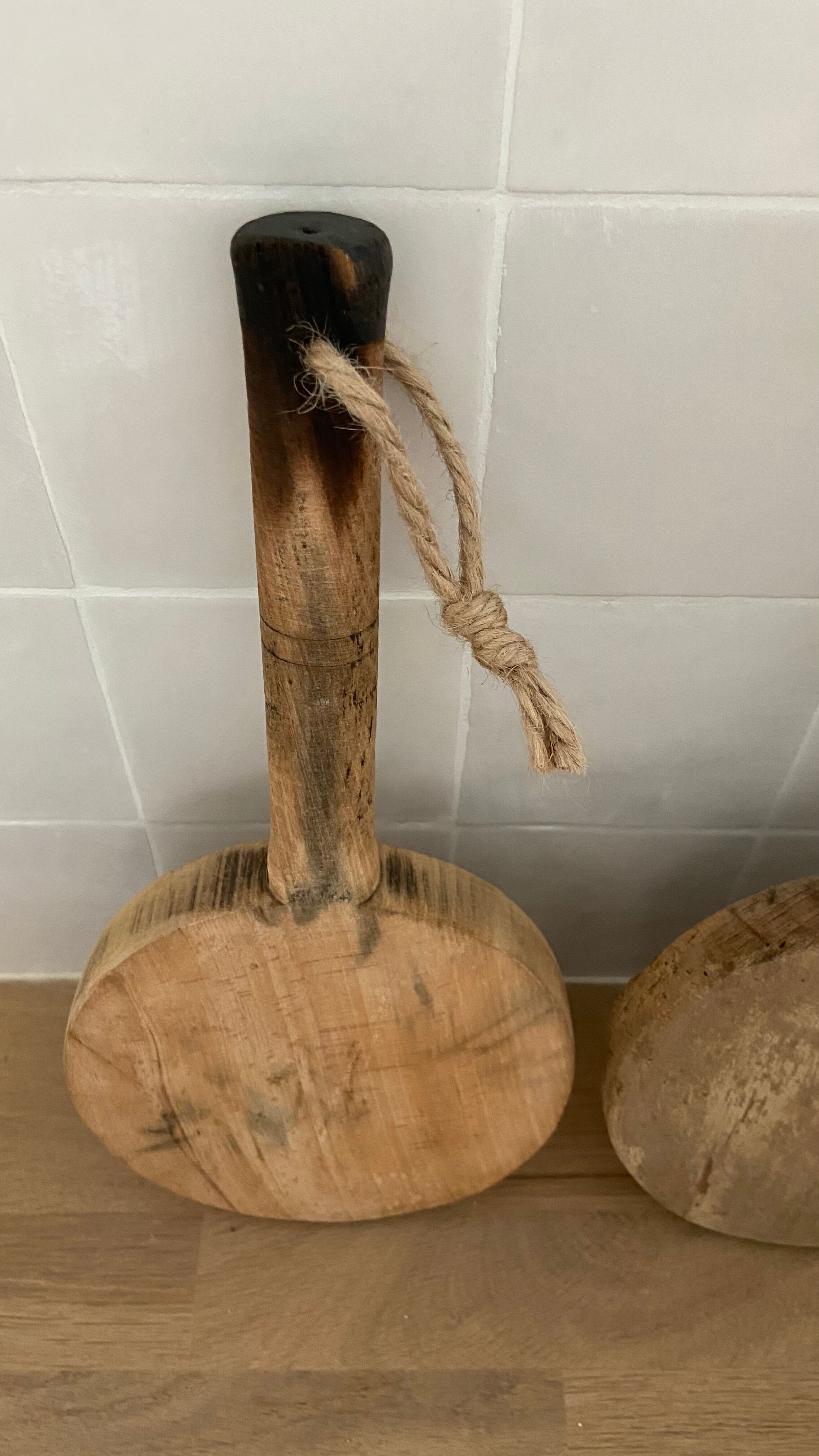 Christmas Pop-up 2022 - Vintage Cutting Board / Washerwoman Beater