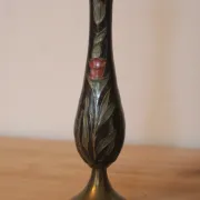 Vintage brass soliflore vase with black, red, and green floral decoration – H 18 cm