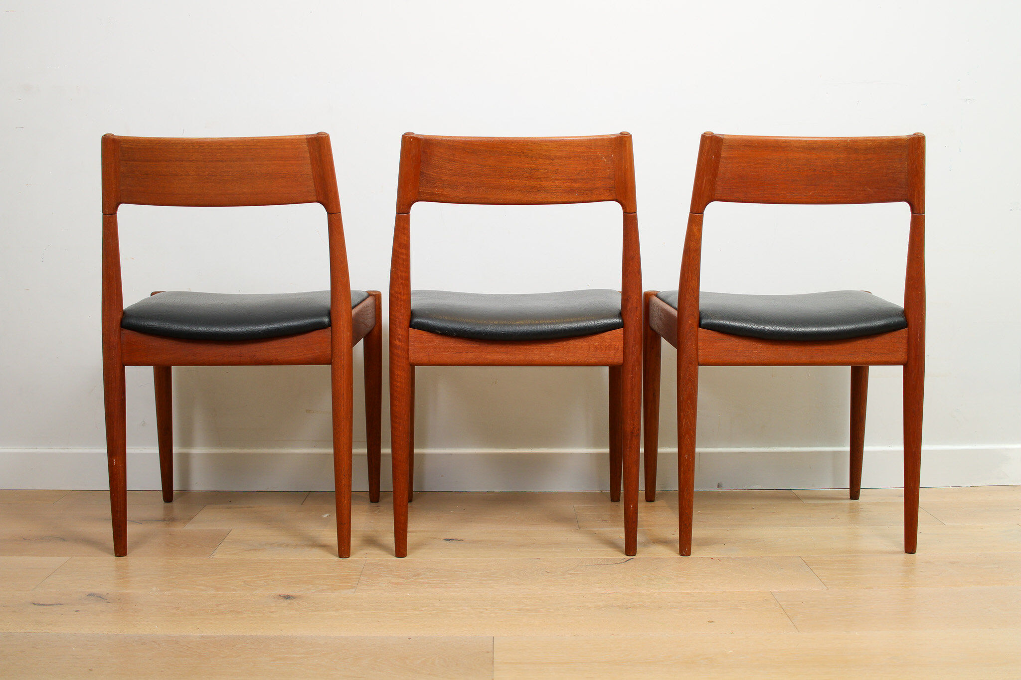 A vintage mid-century Arne Hovmand-Olsen for Mogens Kold MK175 chair