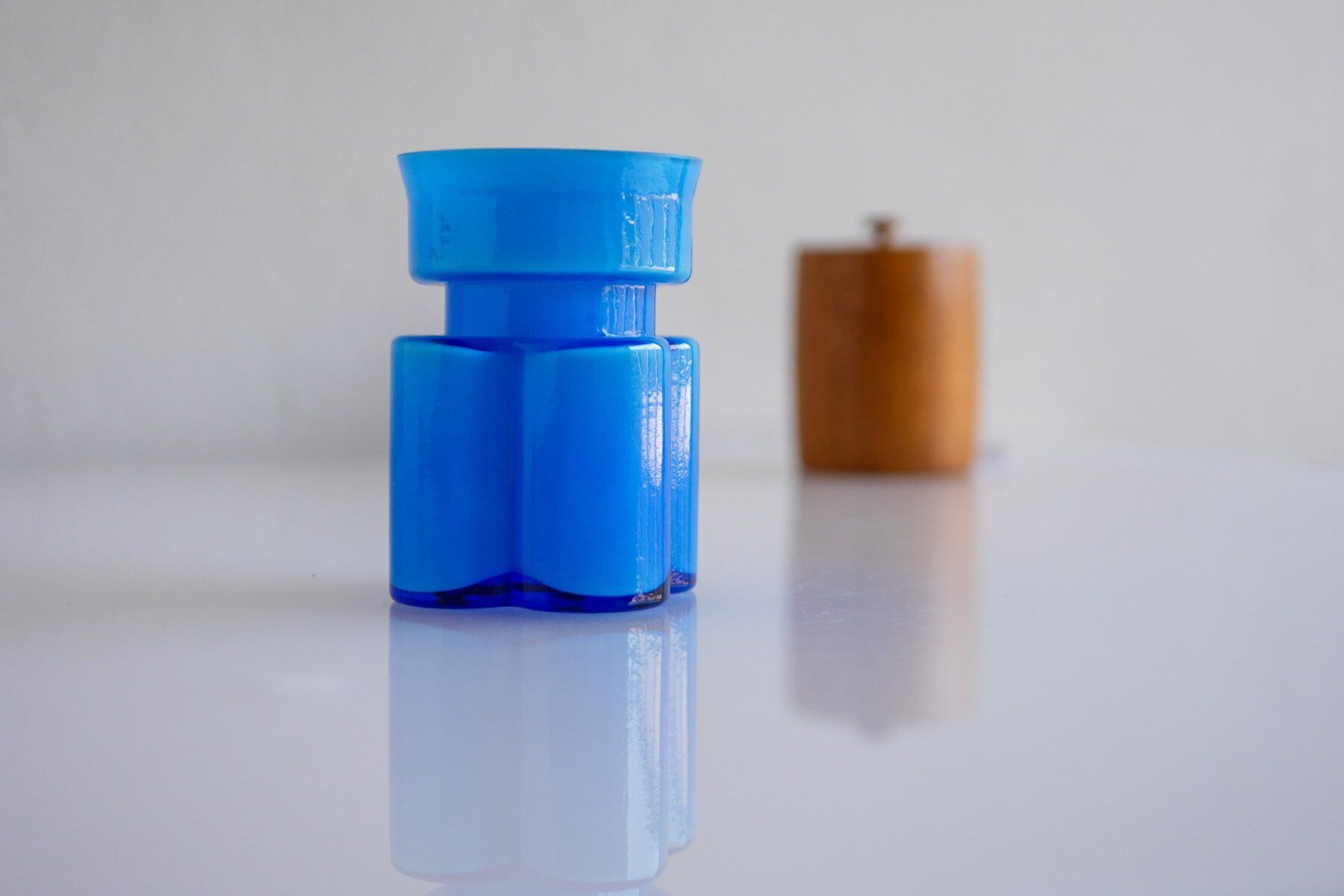 Mid-century modern Scandinavian art glass small vase by Po Ström for Alsterfors, Sweden