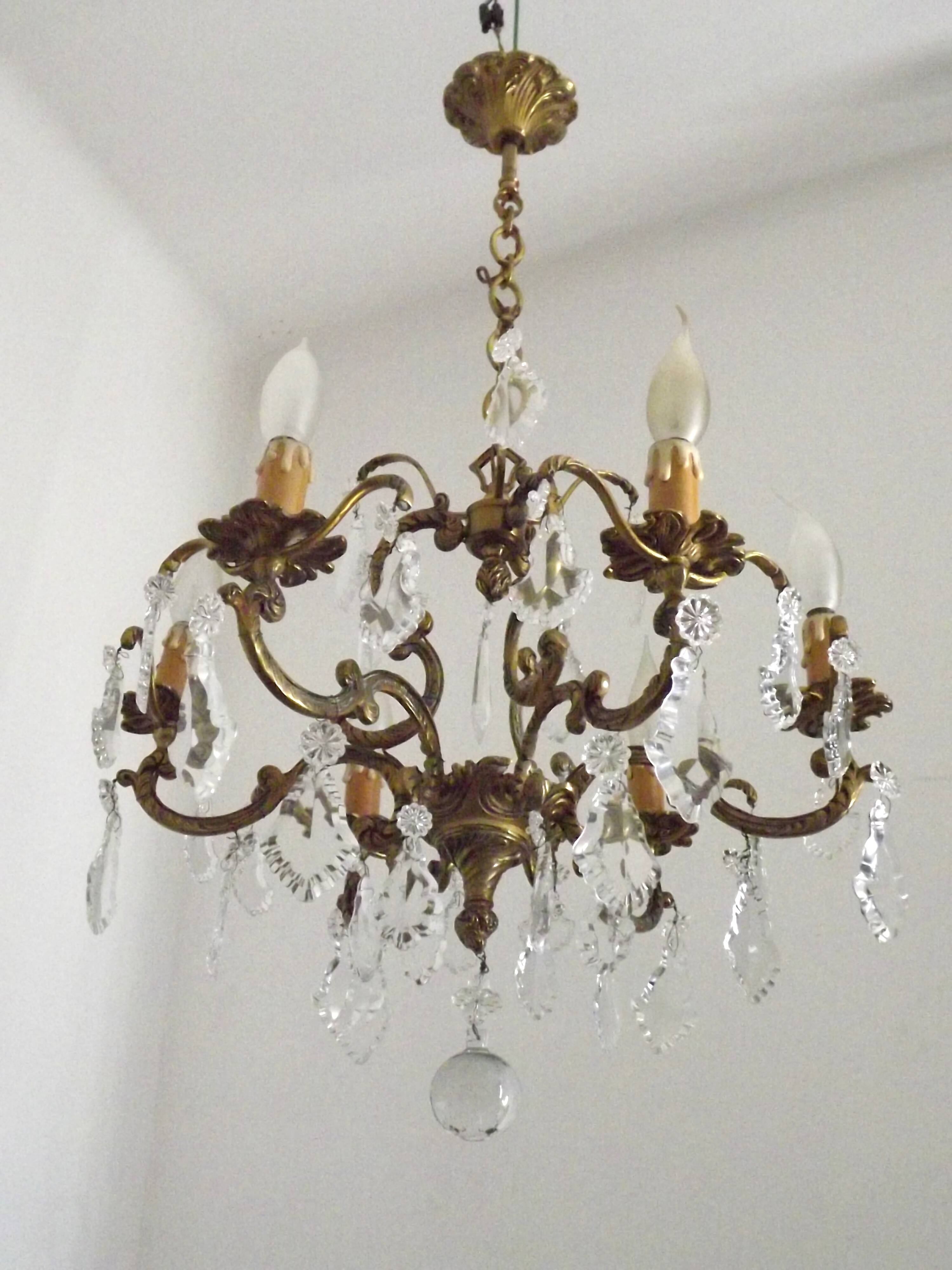 Lustre en bronze à 6 lumières, en cristal, en cage à 3 côtés de style Art Nouveau.