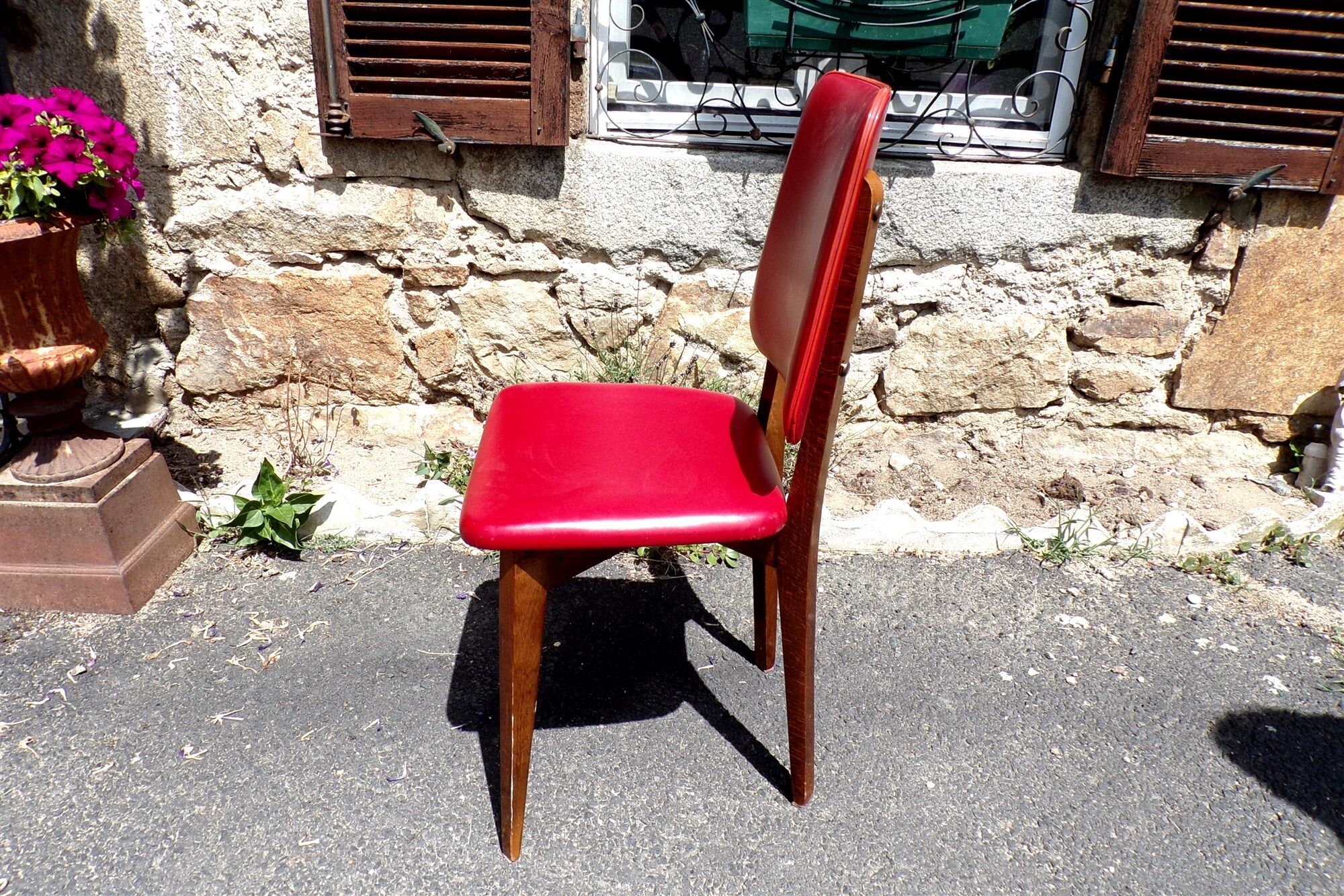 Lot of 6 vintage red skai chairs