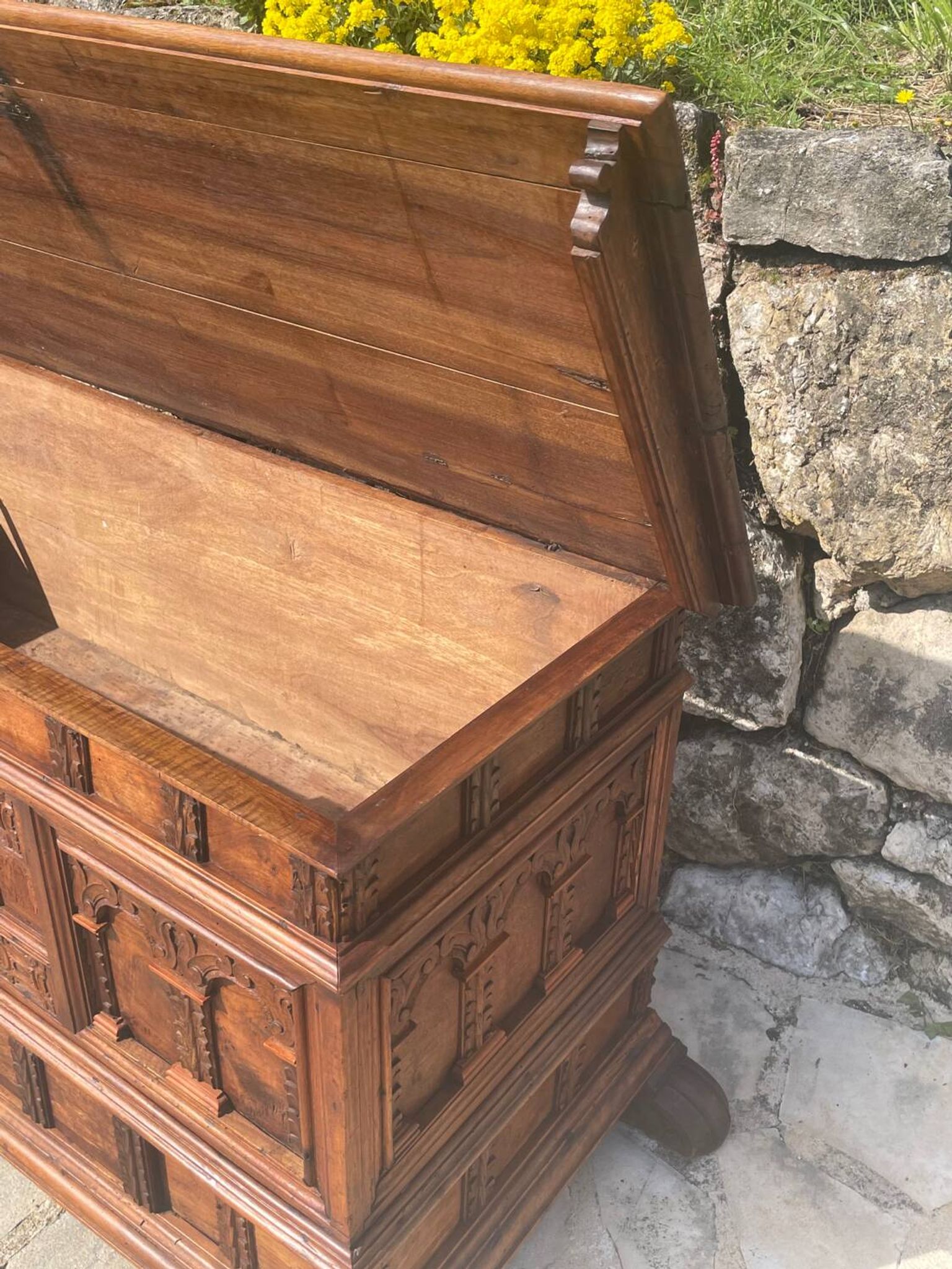 Magnificent walnut chest from the 17th century.