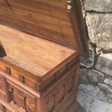 Magnifique coffre Cassone en Noyer d’époque XVII eme siècle