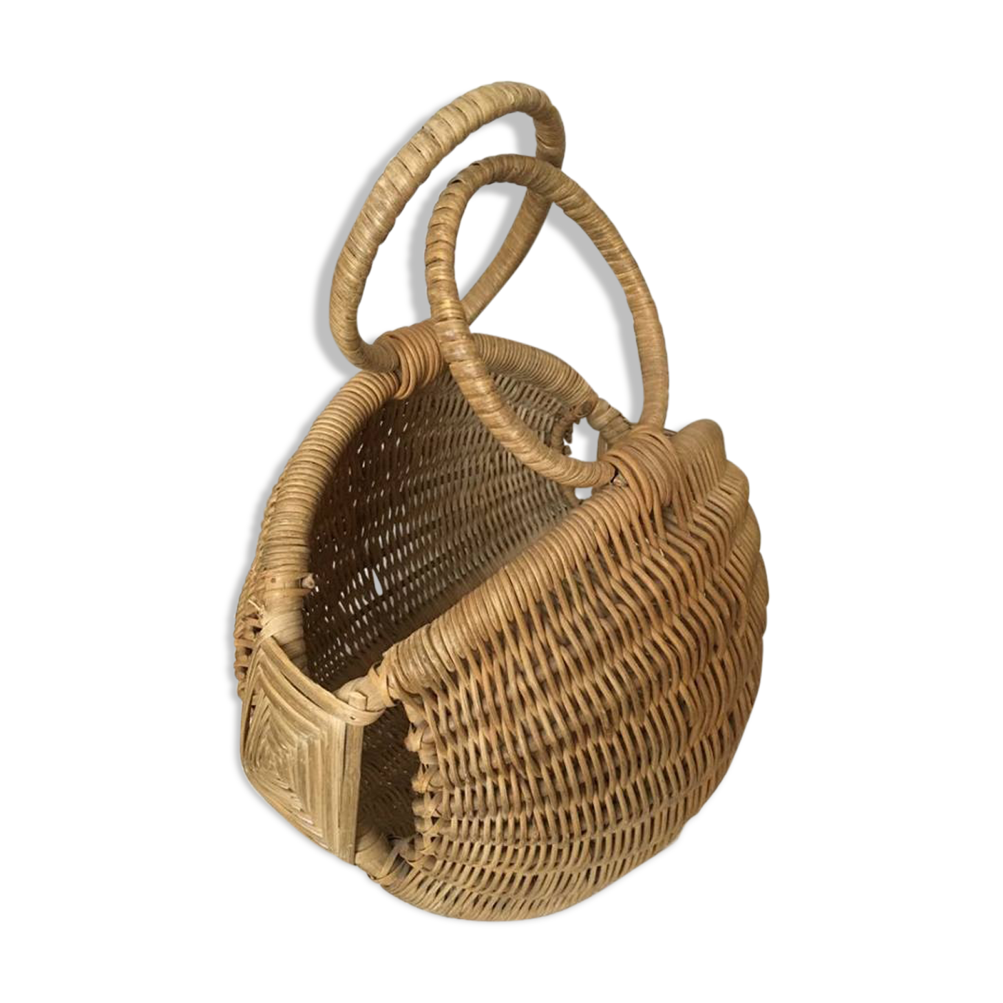 Basket in wicker