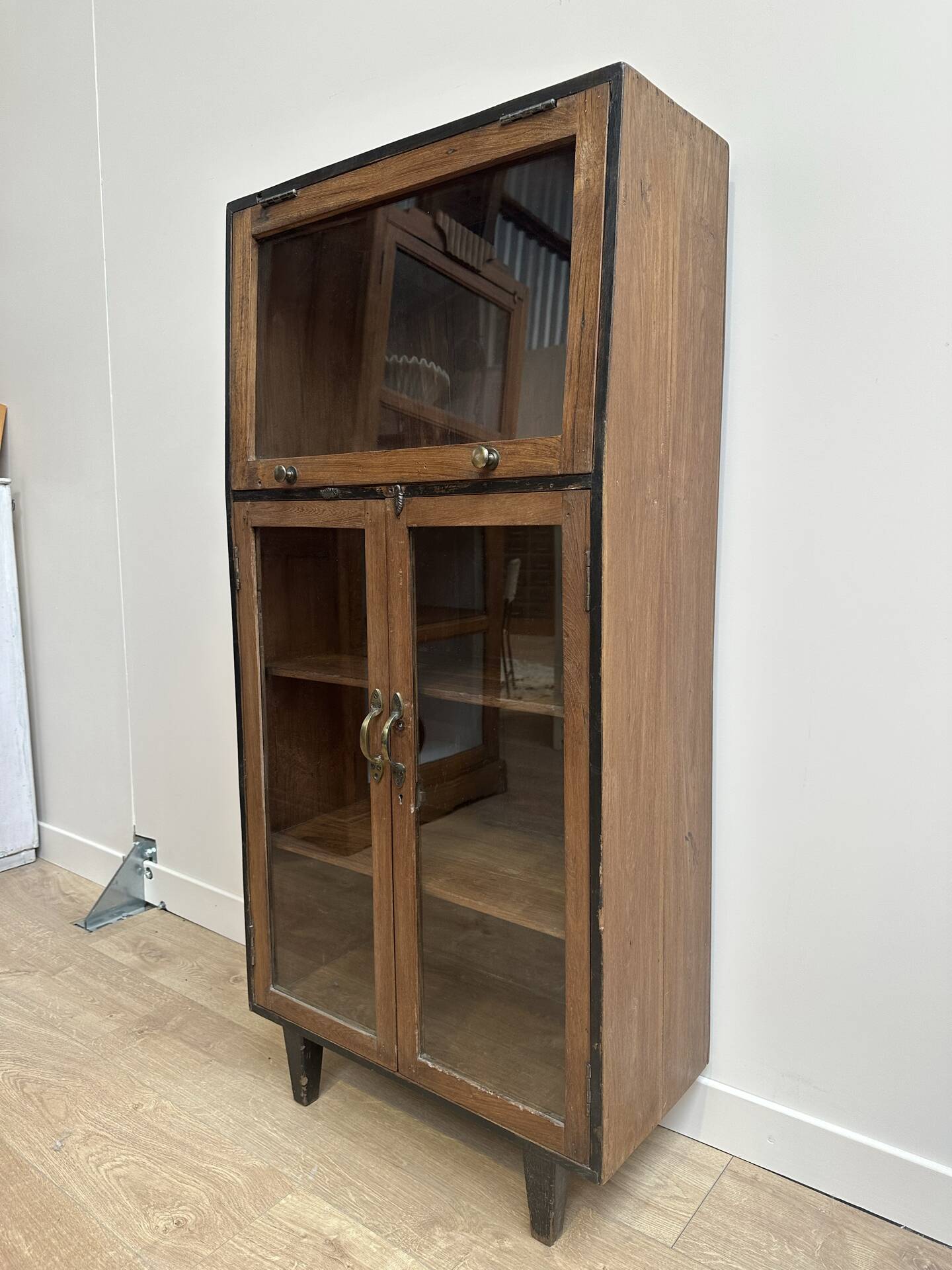 Petite vitrine ancienne