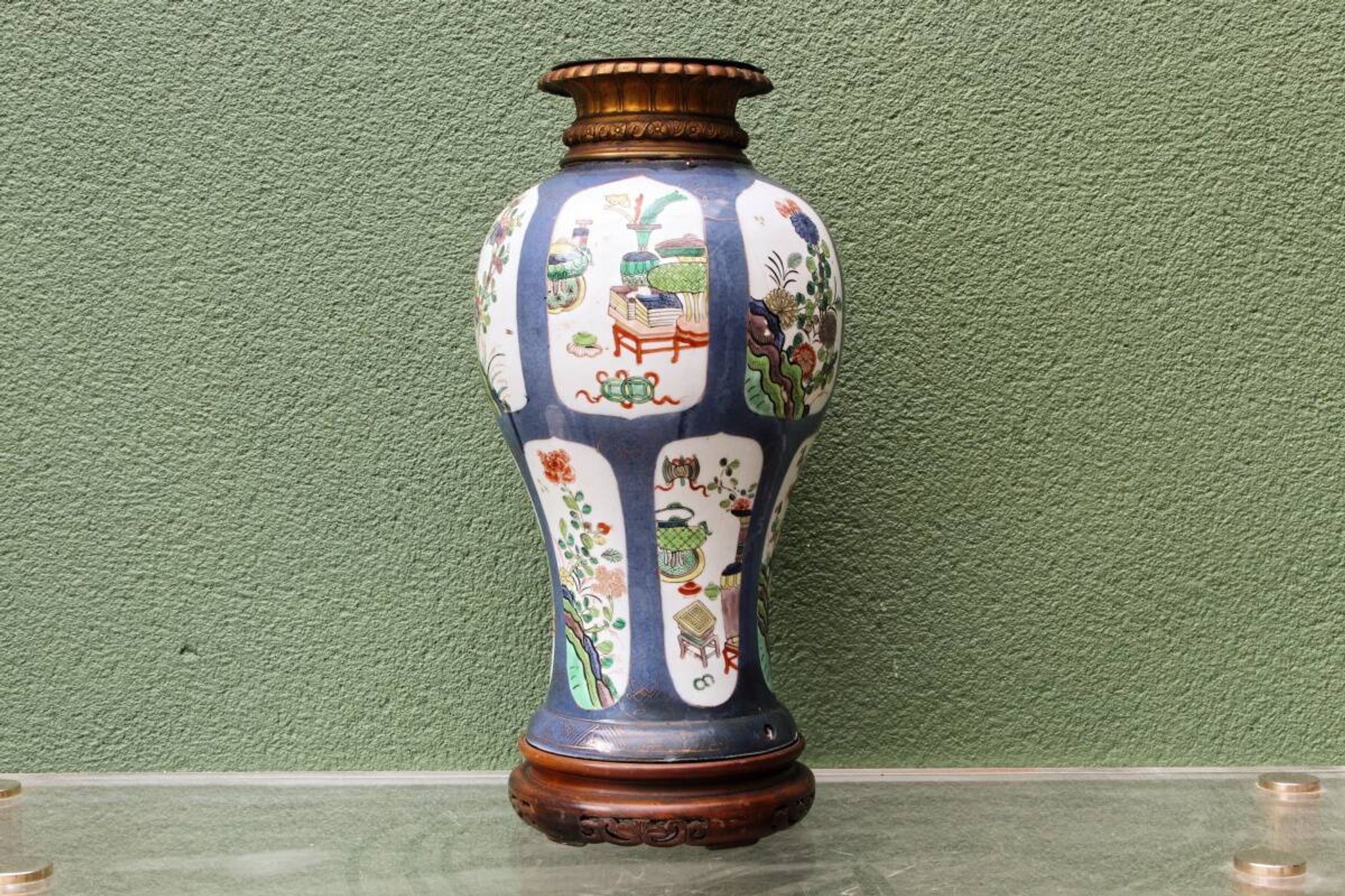Lamp base, Chinese porcelain, Kangxi style, late 19th century.