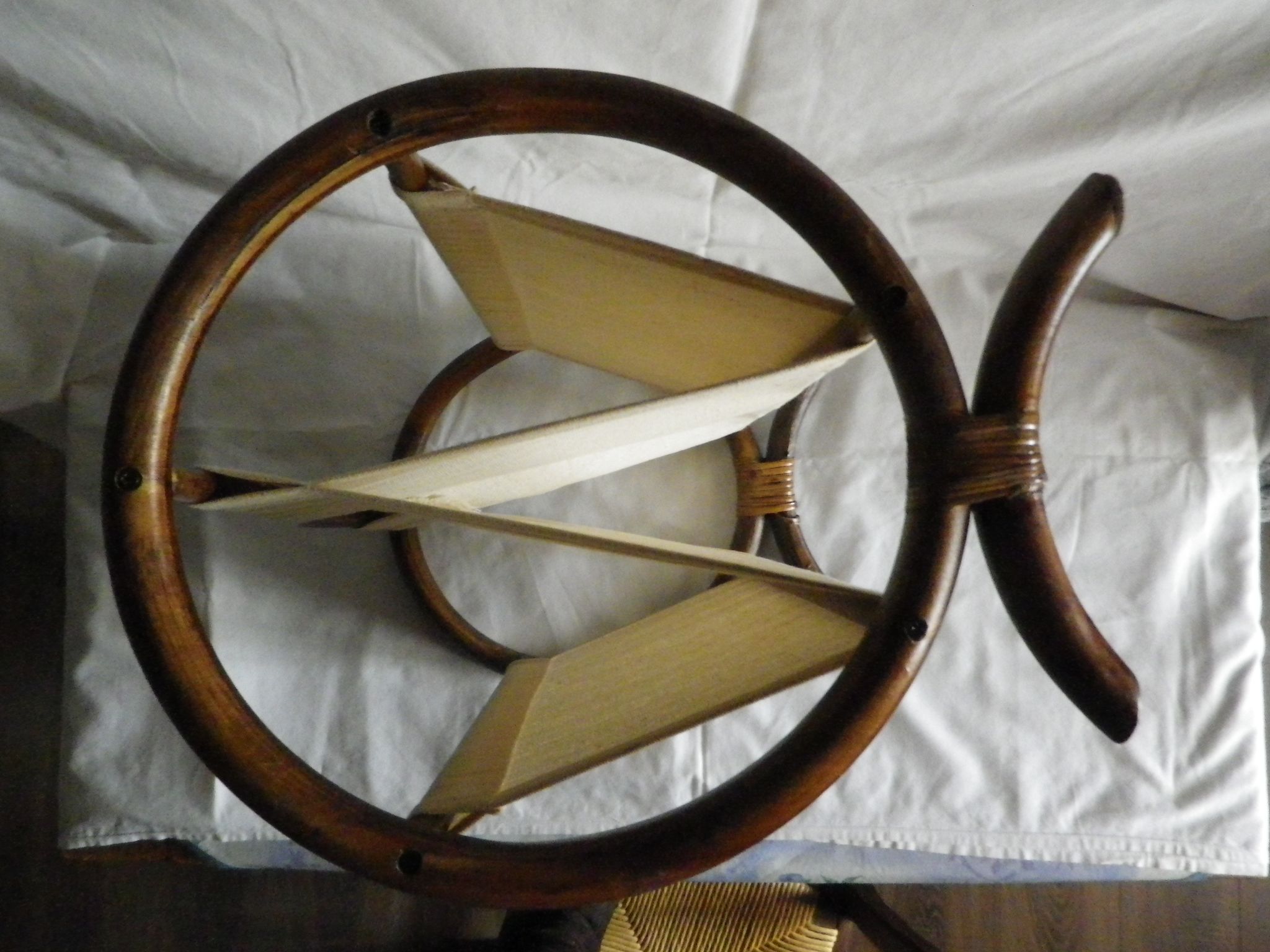 Porte revu en bambou et tissus