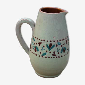 Vernified sandstone pitcher