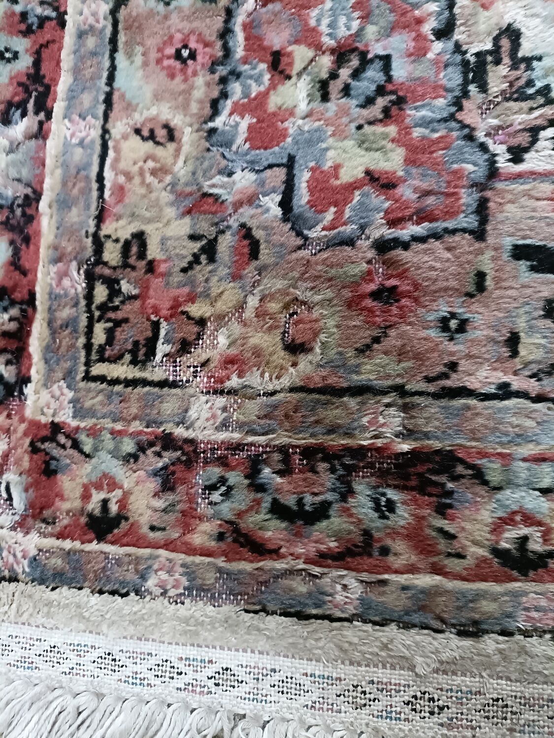 Handmade wool rugs, Pakistan