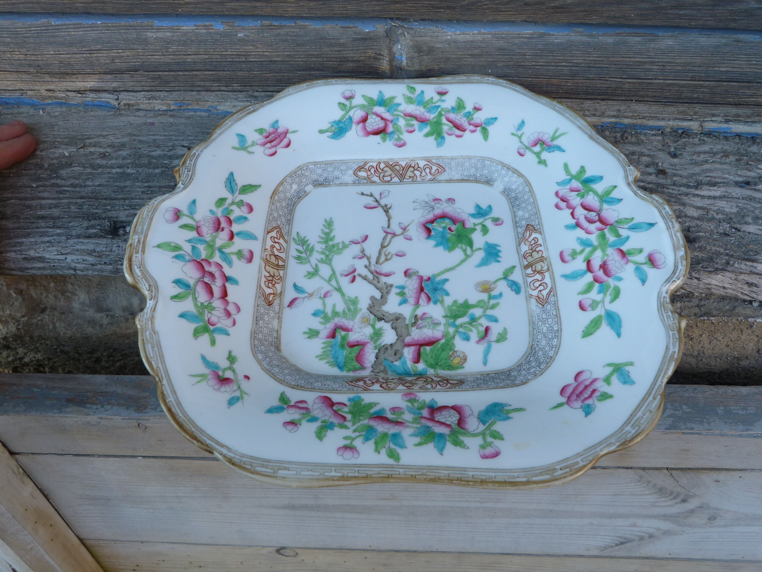 Ancient porcelain dish China Asia square edge chantournés