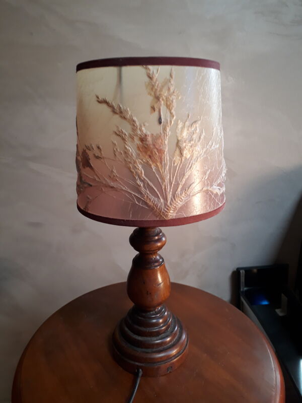 Lampe pied bois massif et abat jour fleurs et gramine sauvage  1970s