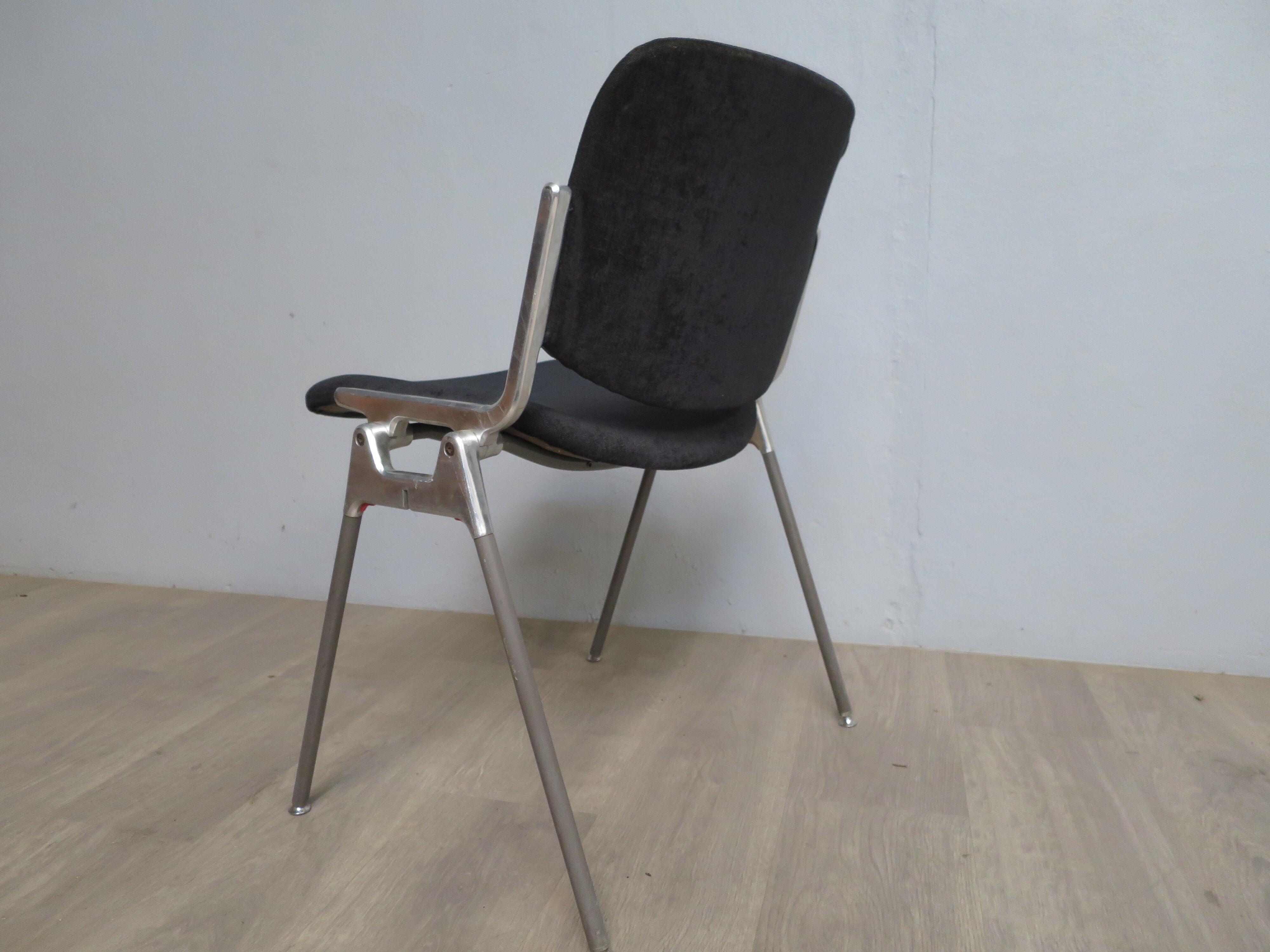 DSC 106 chair by Giancarlo Piretti for Castelli