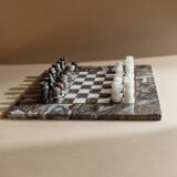 Vintage Marble Chess Set in Grey and Pink Stone – Hand-Carved Pieces, 31x31 cm Board, 1960s Italian Design