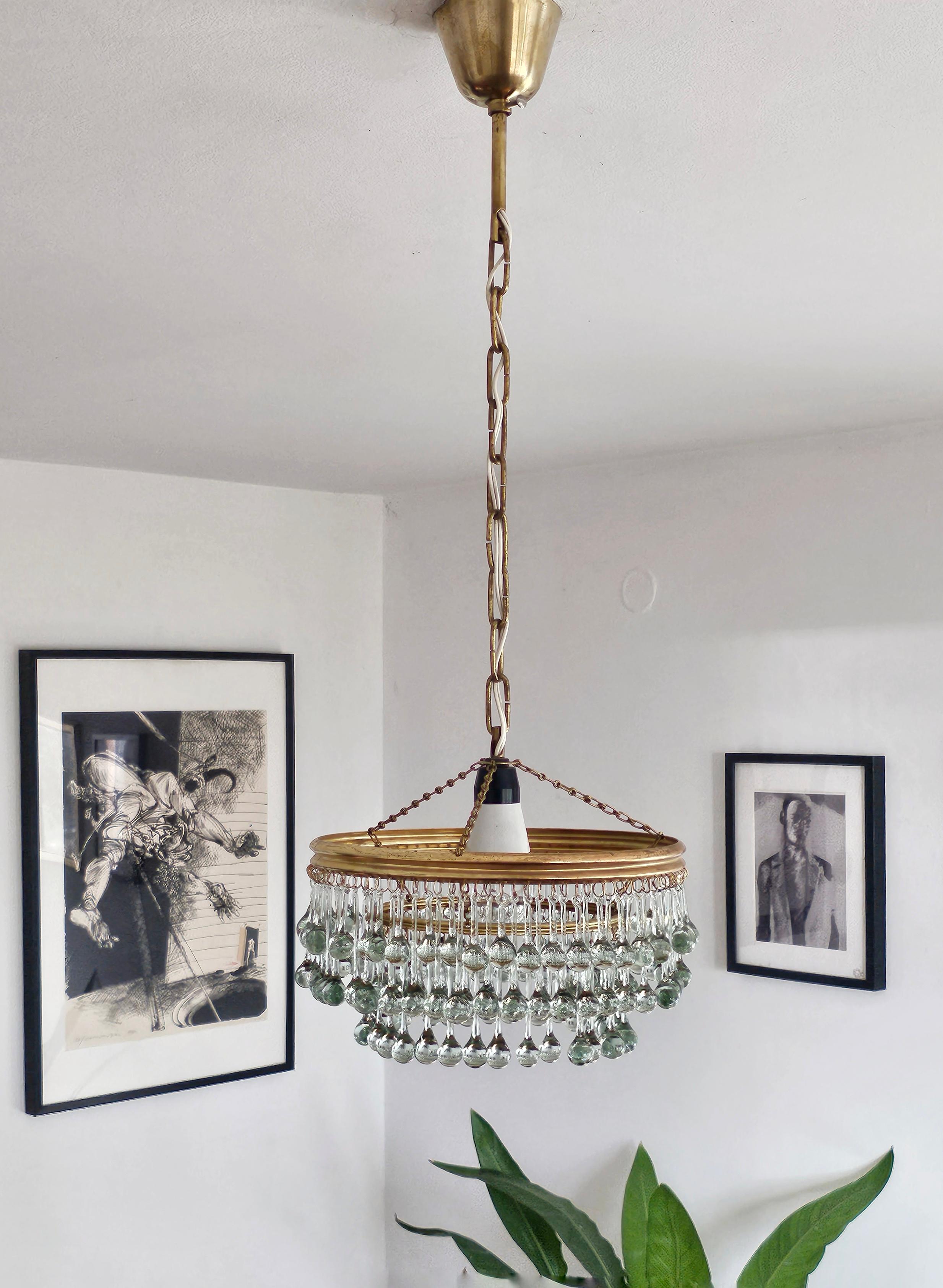 Small Hollywood Regency chandelier with miniature drops, Austria 1940.