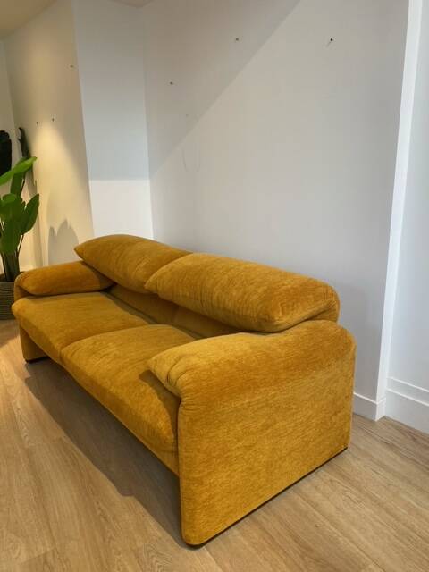 Maralunga Cassina by Vico Magistretti (Fox fabric) 2024