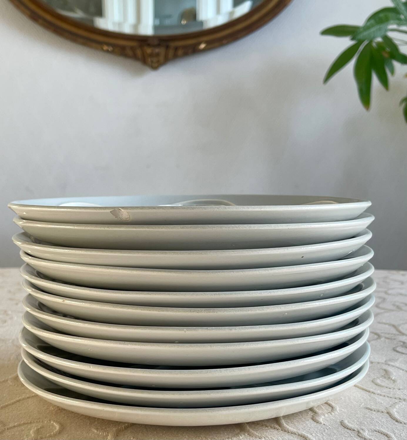 11 oyster plates 1960.