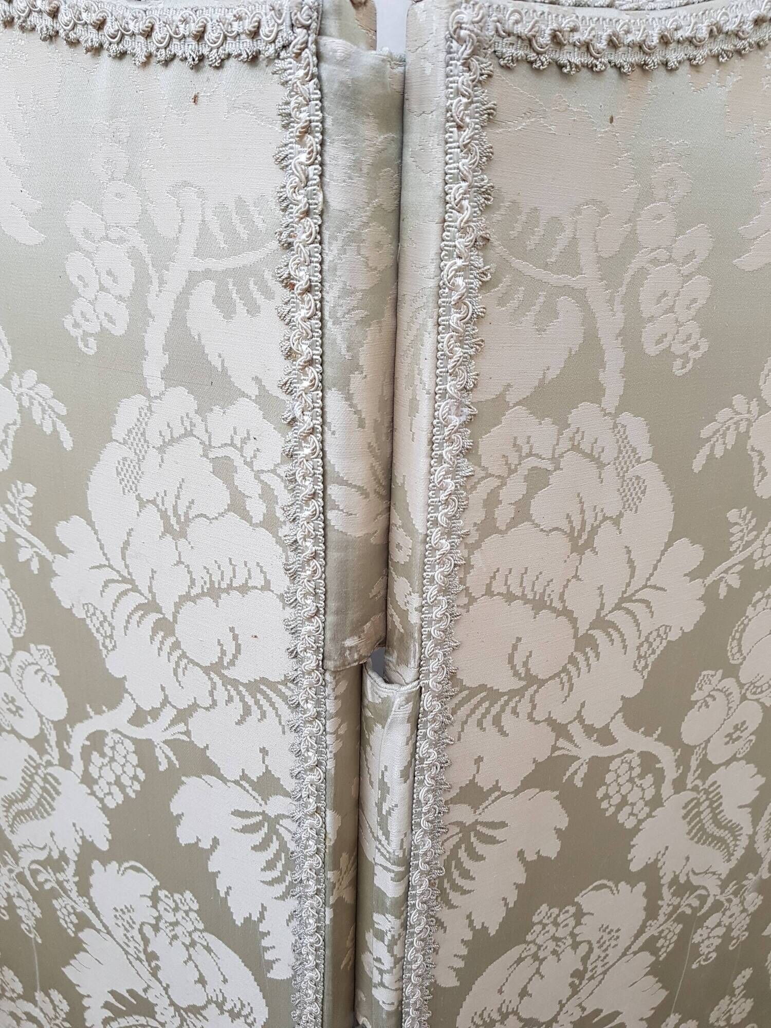Paravent 4 volets style louis XVI tissu aux motifs floraux