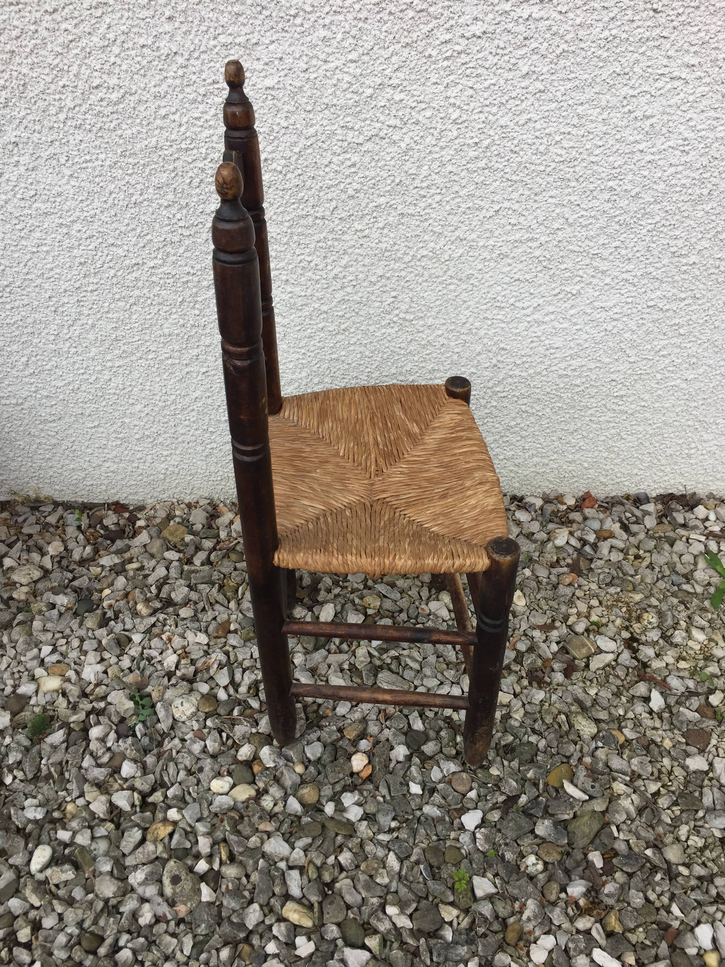 8 mulched country chairs