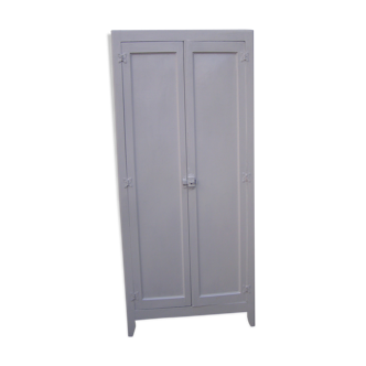 Armoire parisienne blanche