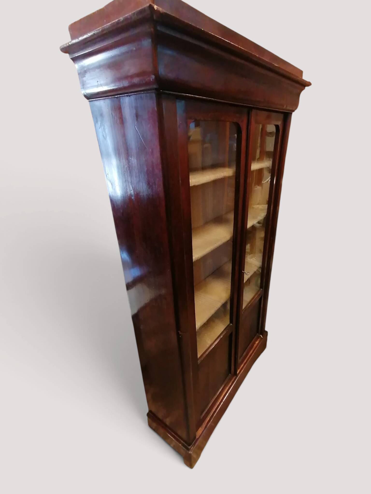 Antique mahogany veneer display cabinet from the 19th century - Louis Philippe style