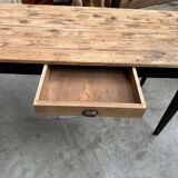 Estaminet table