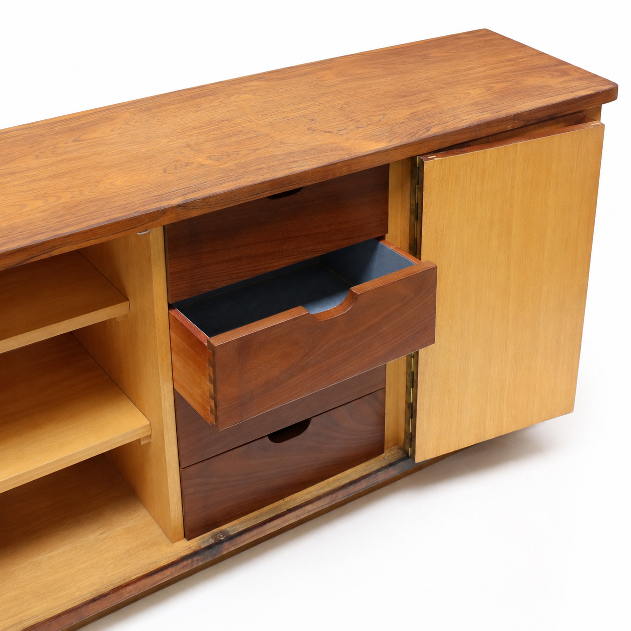 Buffet vintage en palissandre avec pieds en chrome