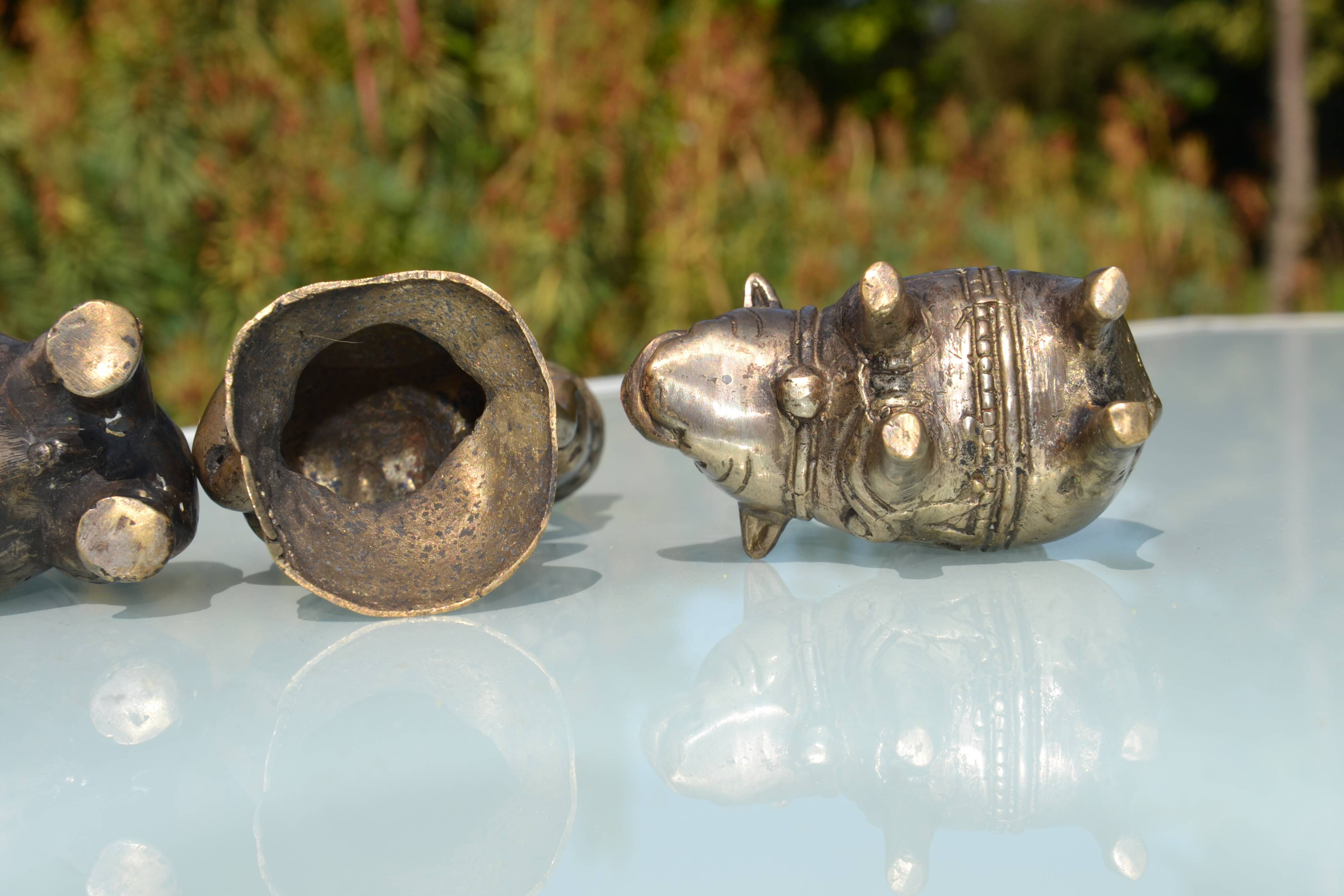 3 animal-shaped bronze candlesticks