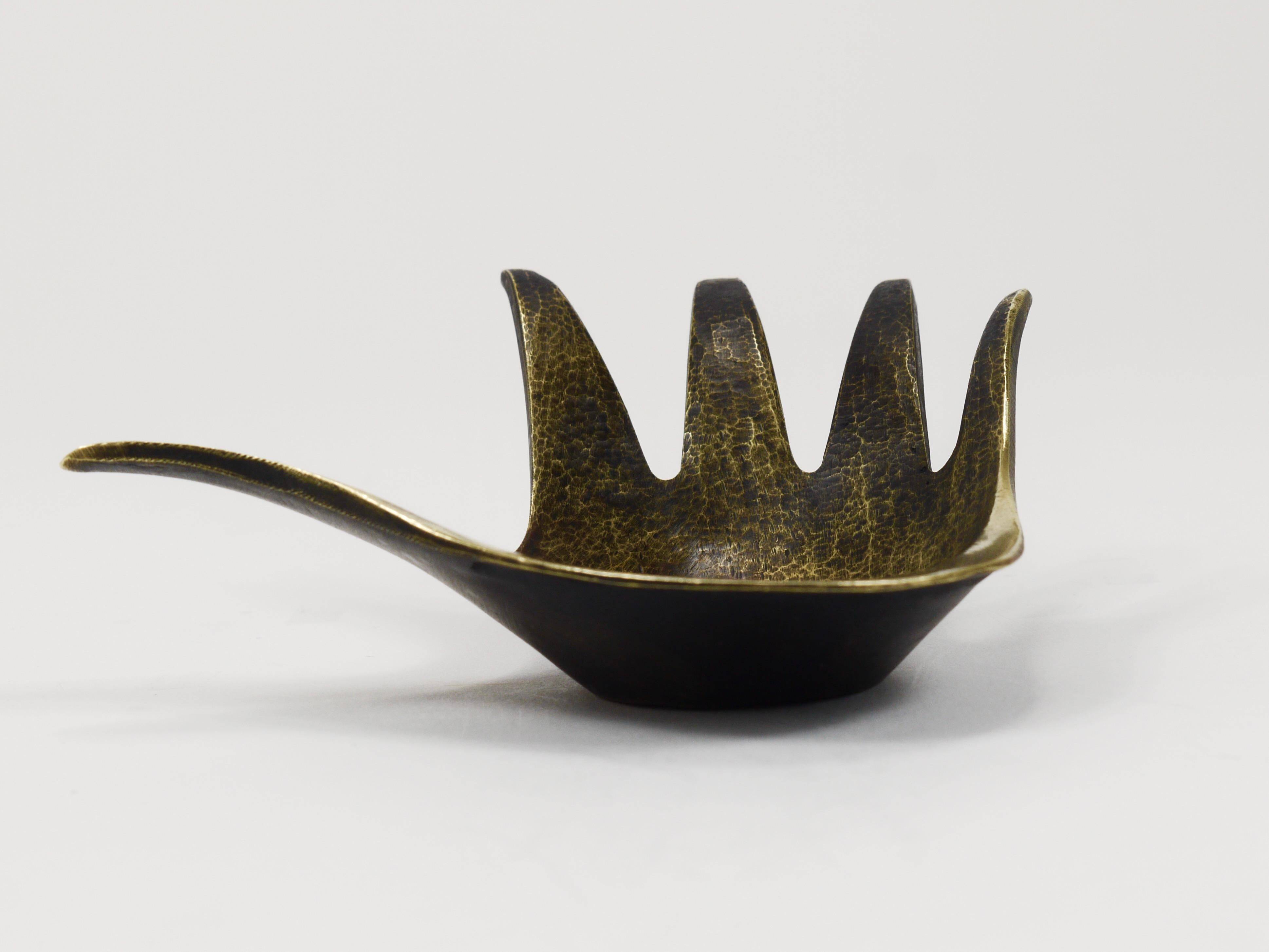 Bowl or sculptural ashtray in brass by Walter Bosse, Herta Baller, Austria, 1950s.