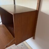 Wall shelf with box