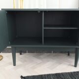 Green Scandinavian row