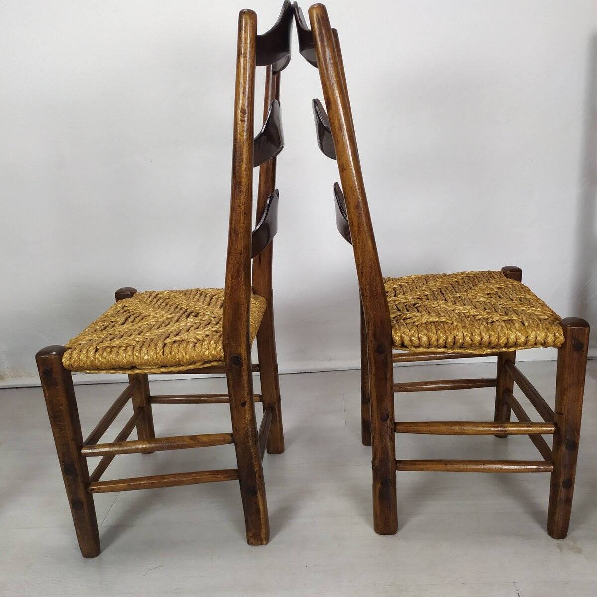Chaises vintage en paille rustique