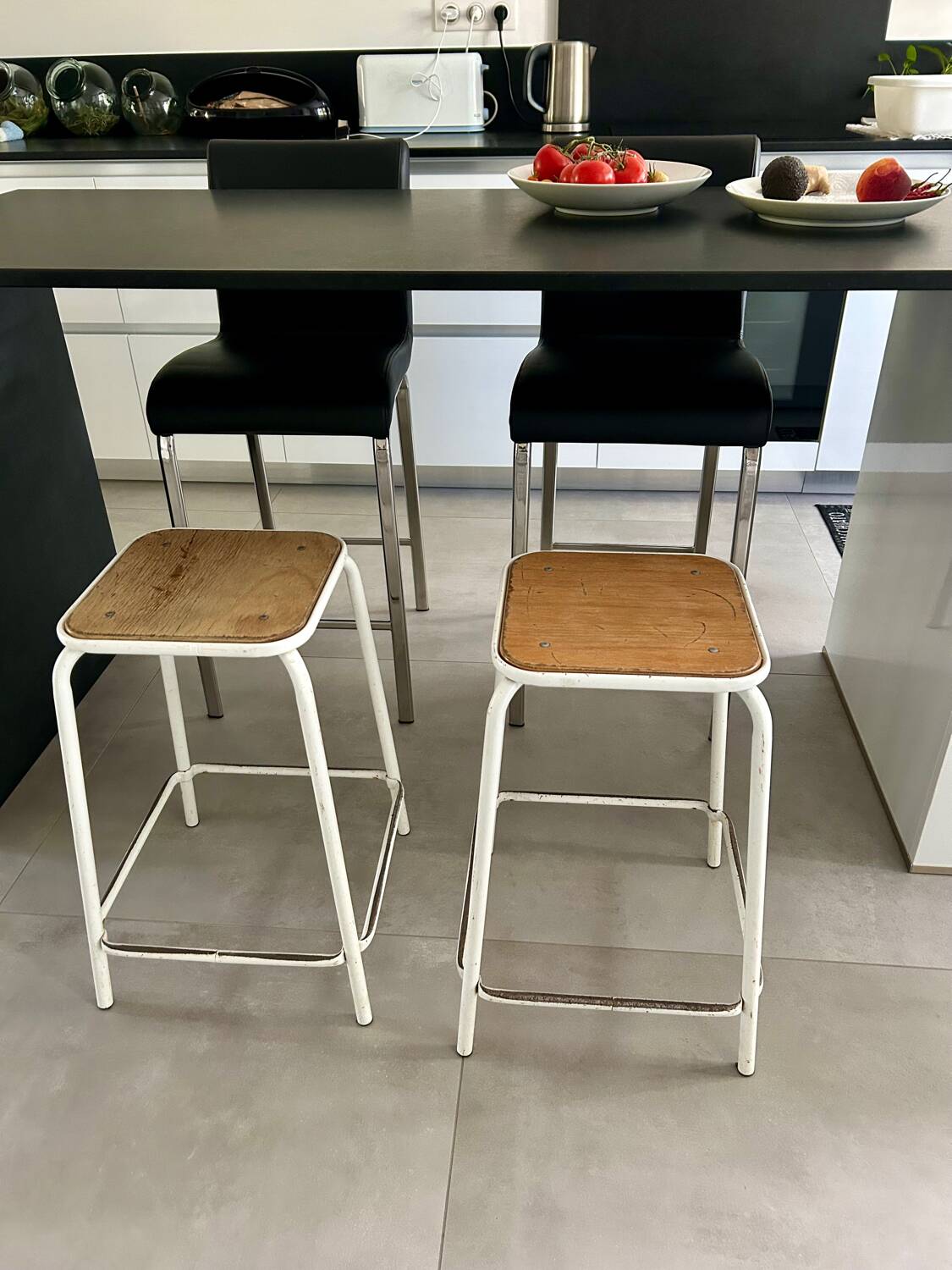 2 snack stools from the 70s, metal and wood, good condition