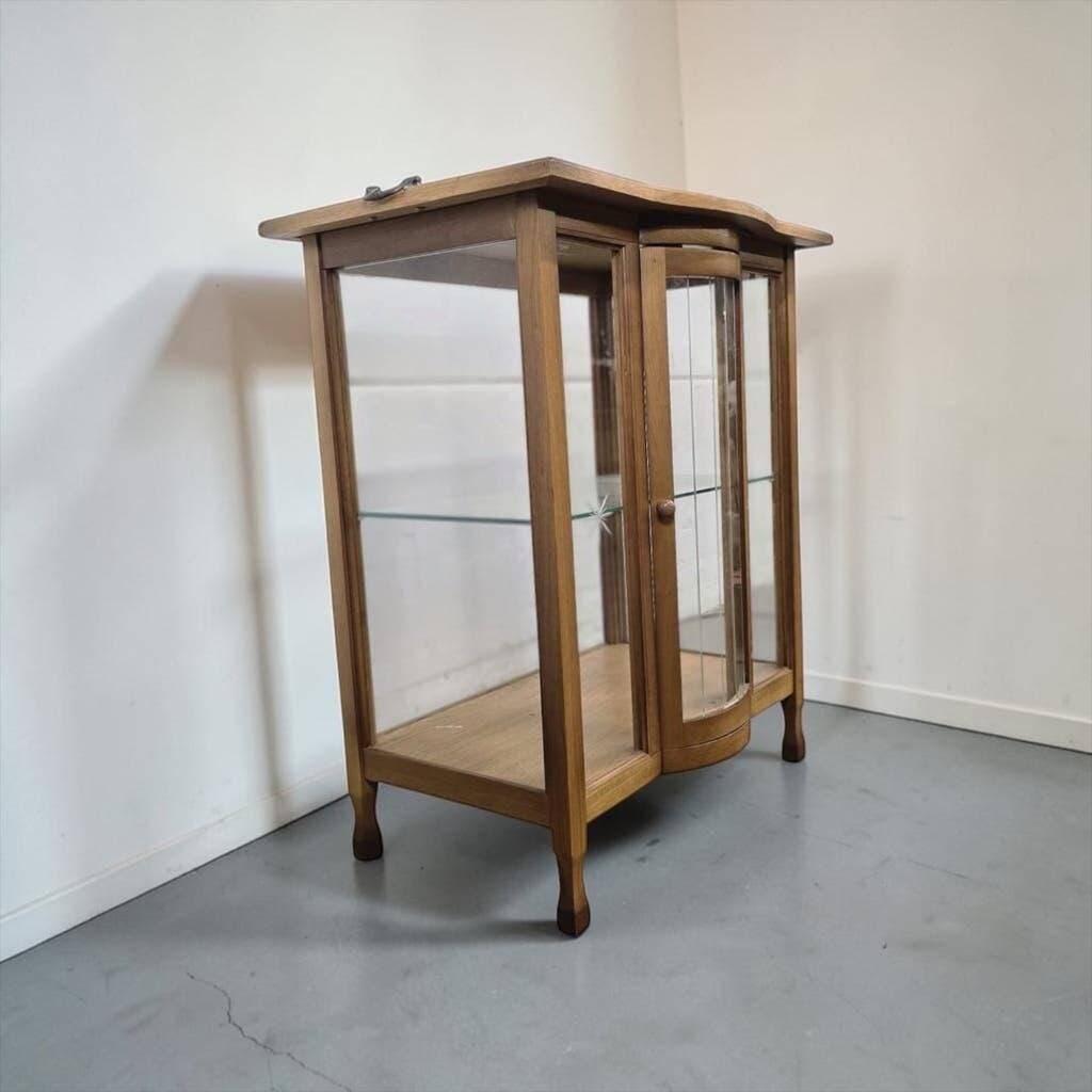 Vintage wooden bar cabinet / display case / shelf