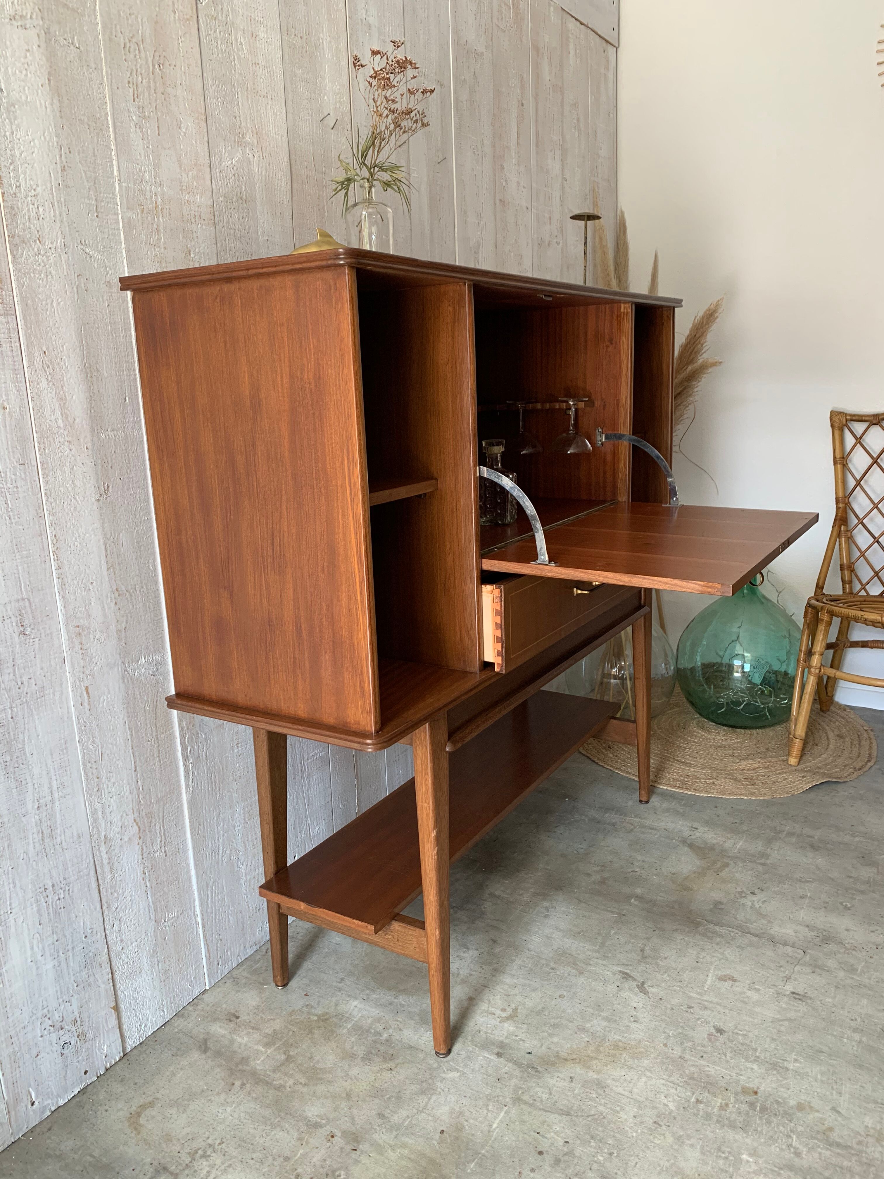 Vintage buffet/bar