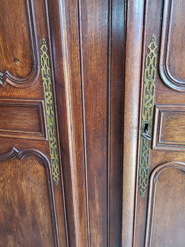 Armoire louis xiv en chene du xviii ème siecle