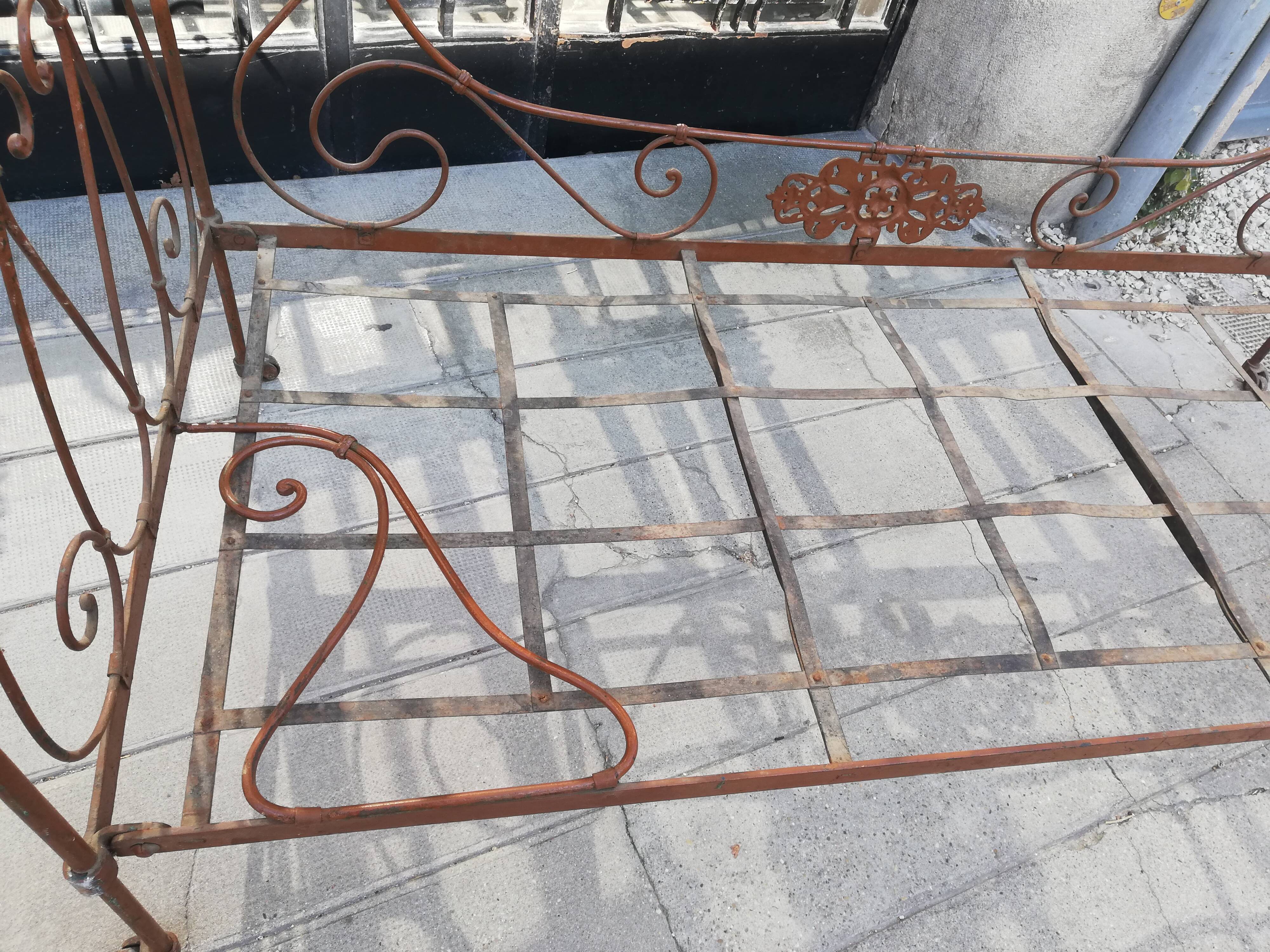 Old wrought iron bed - 19th century