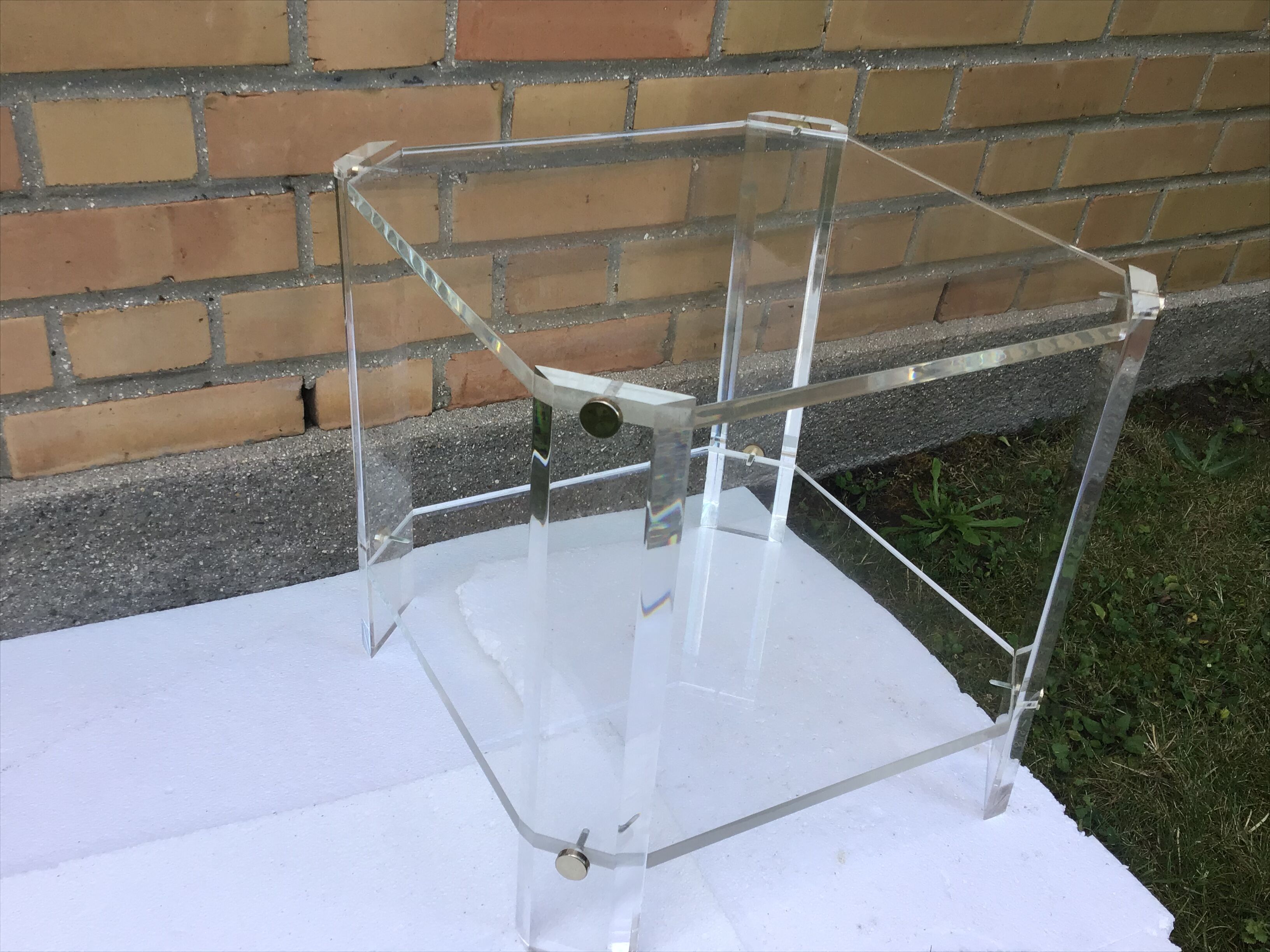 Tables en plexiglass