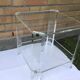 Tables en plexiglass