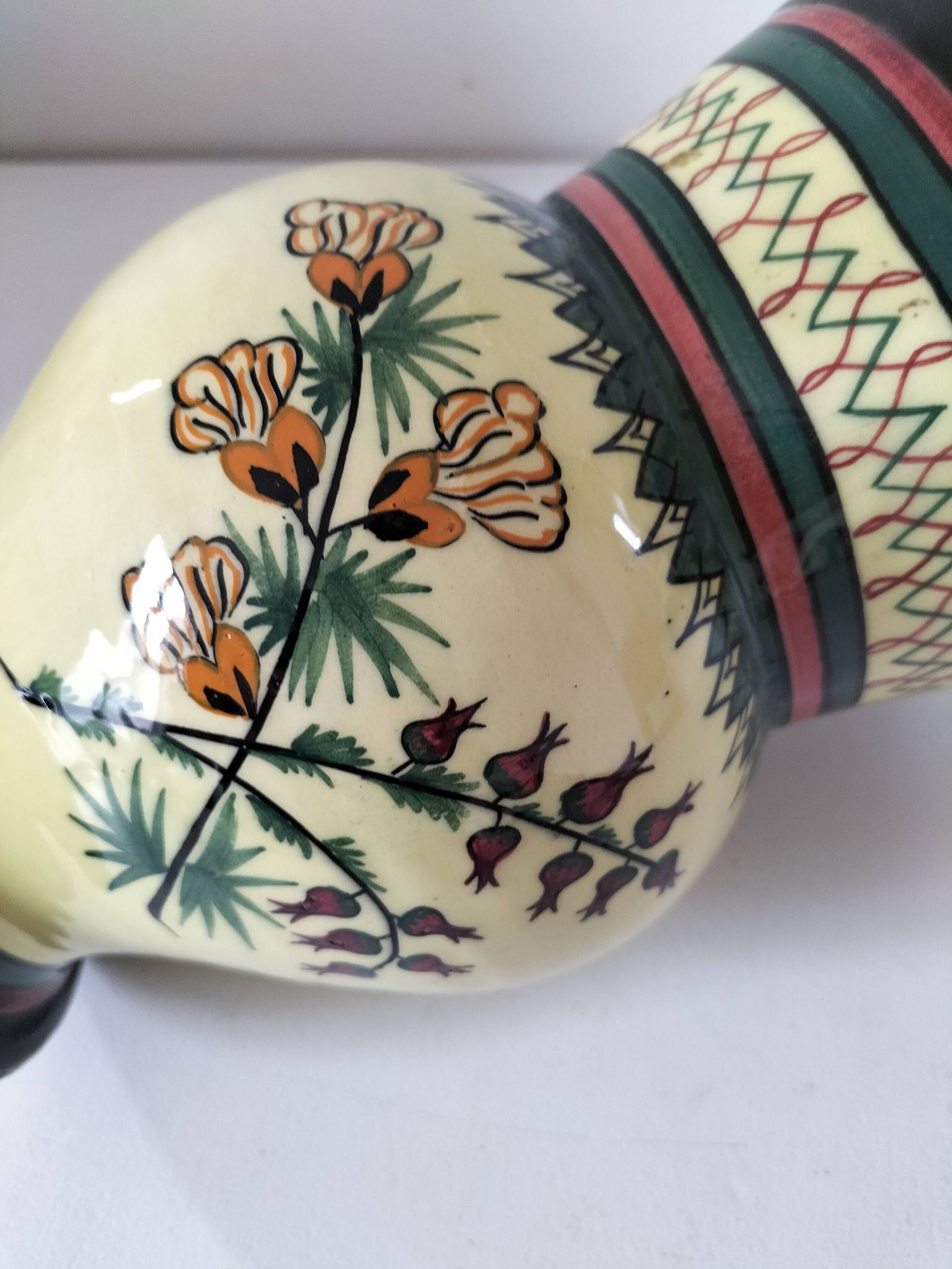 Pichet Henriot Quimper décor Ajonc peint à la main, vers 1930-50