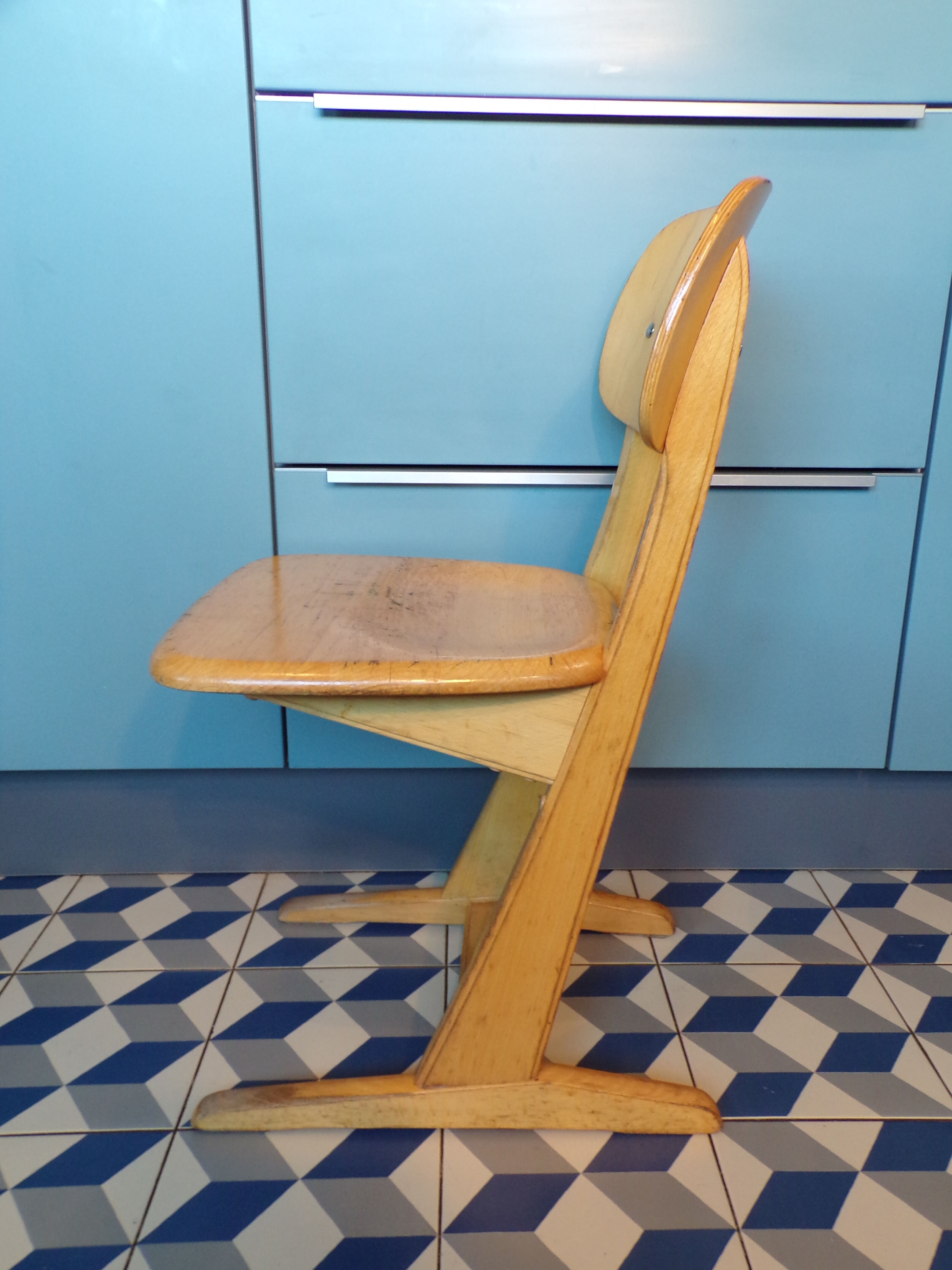 Mid-model Casala child chair