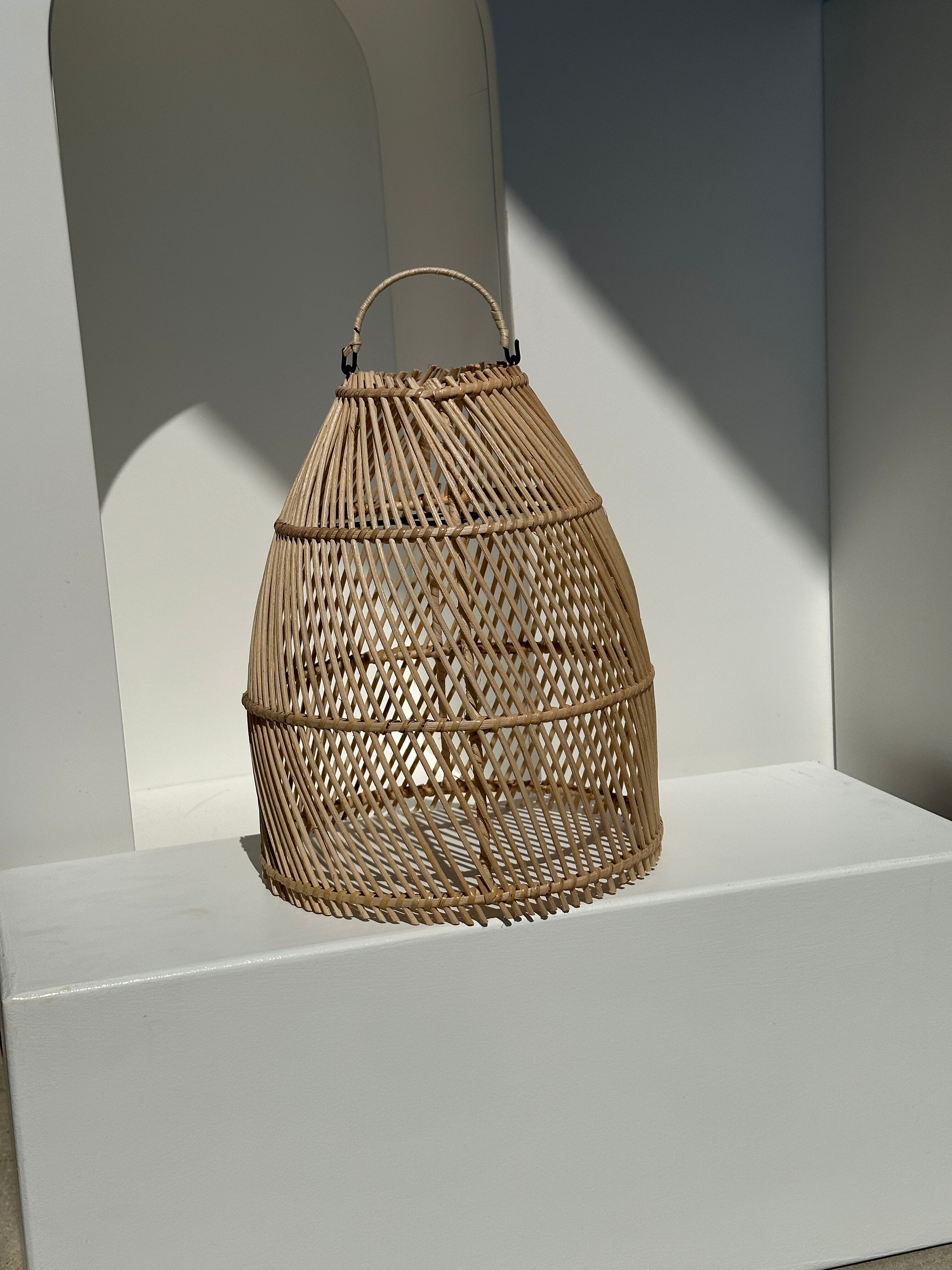 Suspension en rotin en forme de cloche d25 h28