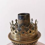 Lampe à pétrole fin xixème siècle montée sur colonne corinthienne.