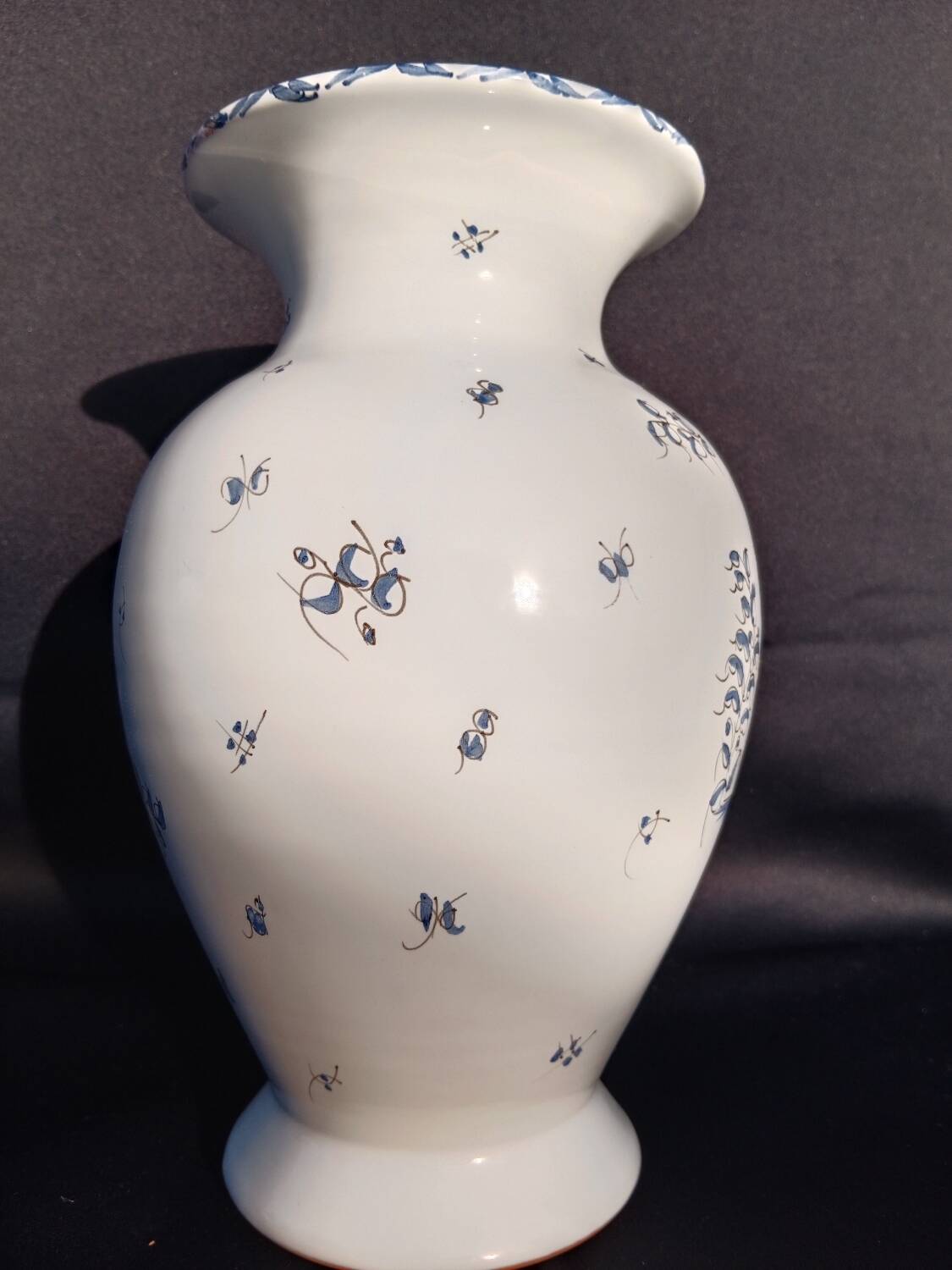 Moustiers vase