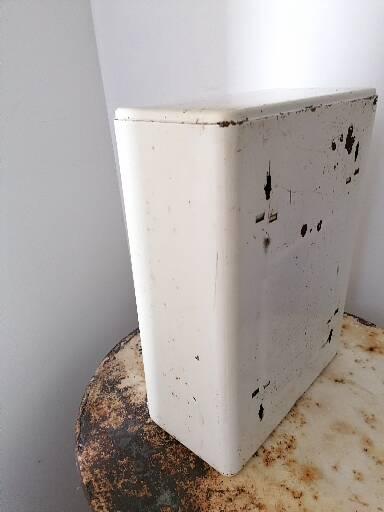 Metal wall toilet cabinet