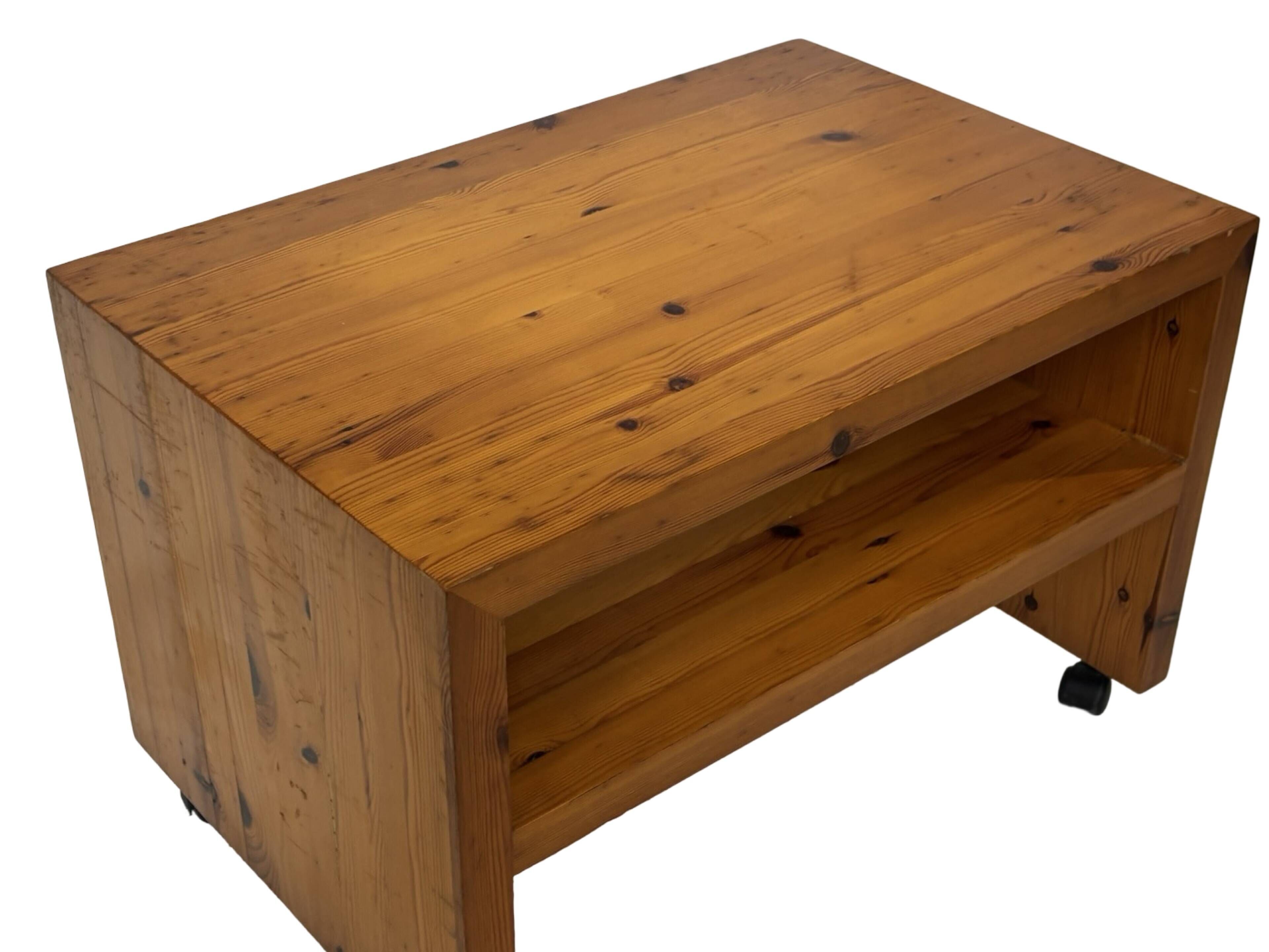 Table de chevet en pin, années 70
