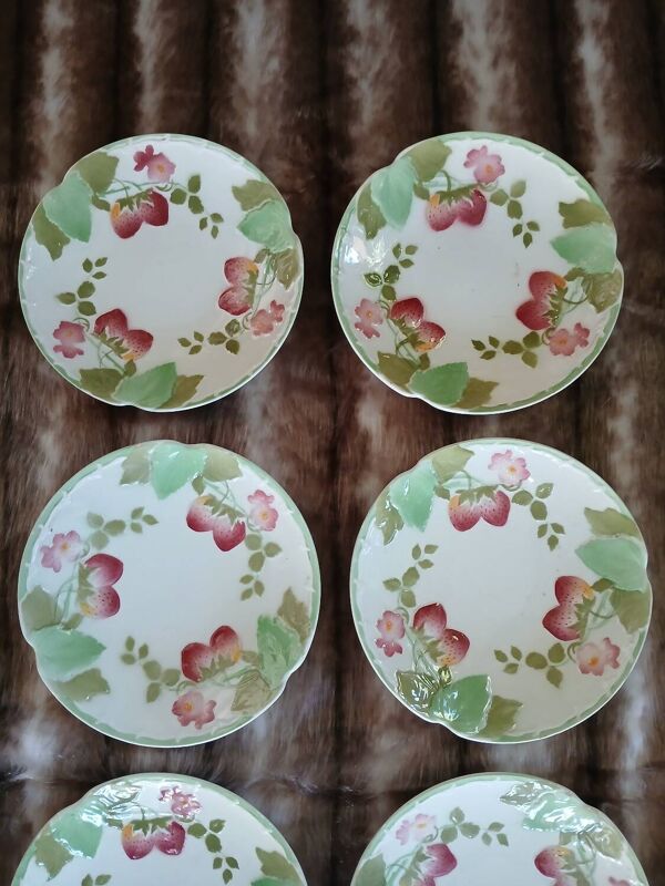 8 assiettes à dessert anciennes Choisy le Roi